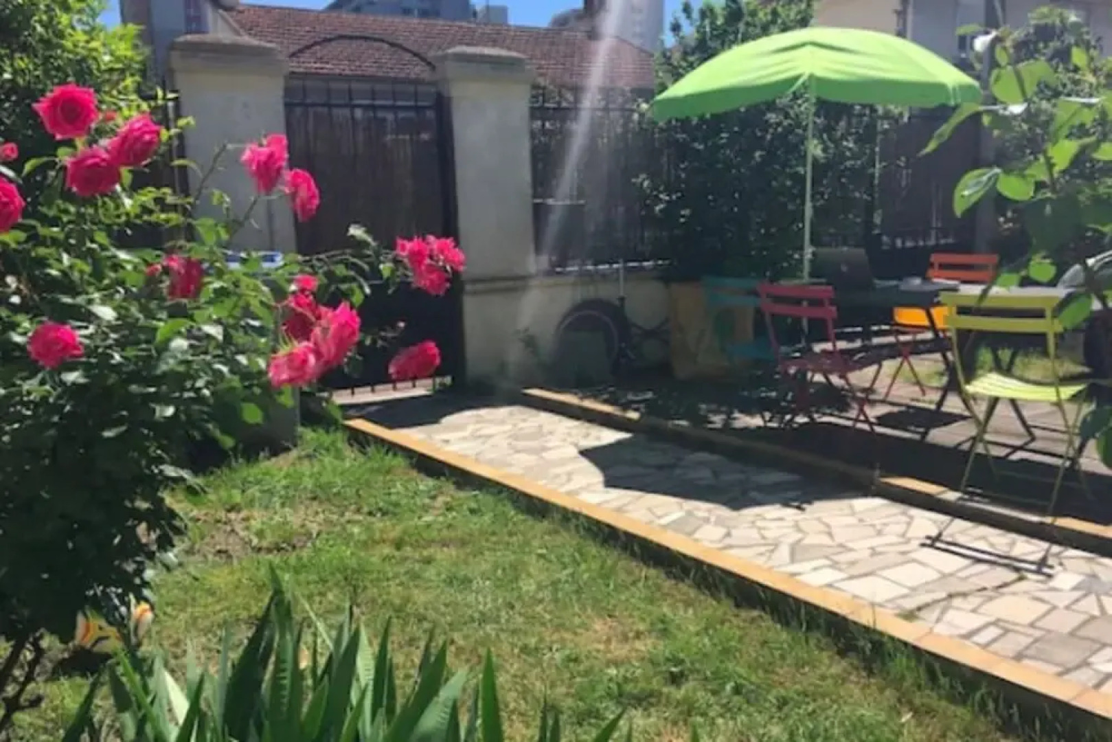 Nice house with garden to visit Paris