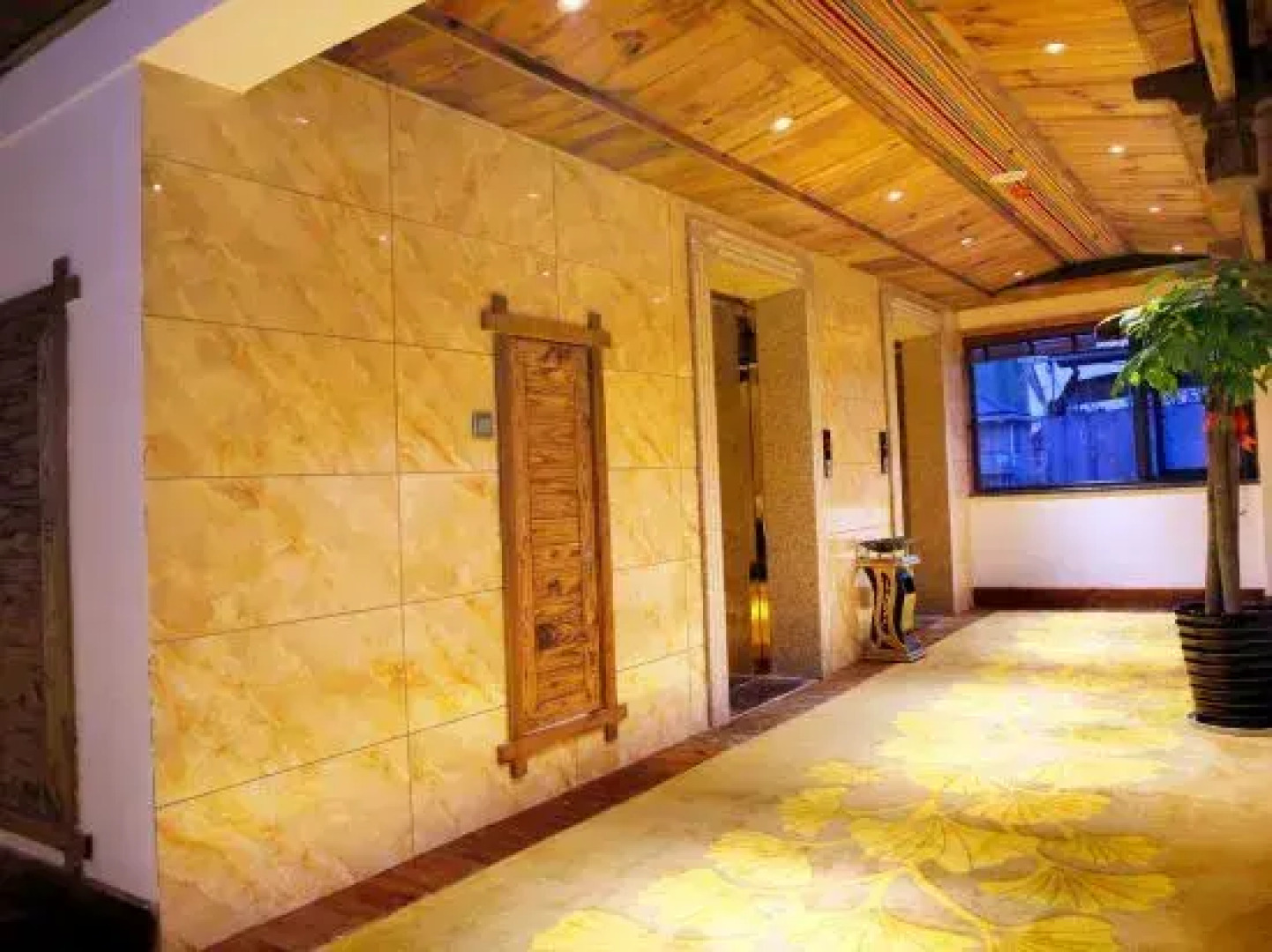 Tianmen Mountain Yuyuan Theme Hotel