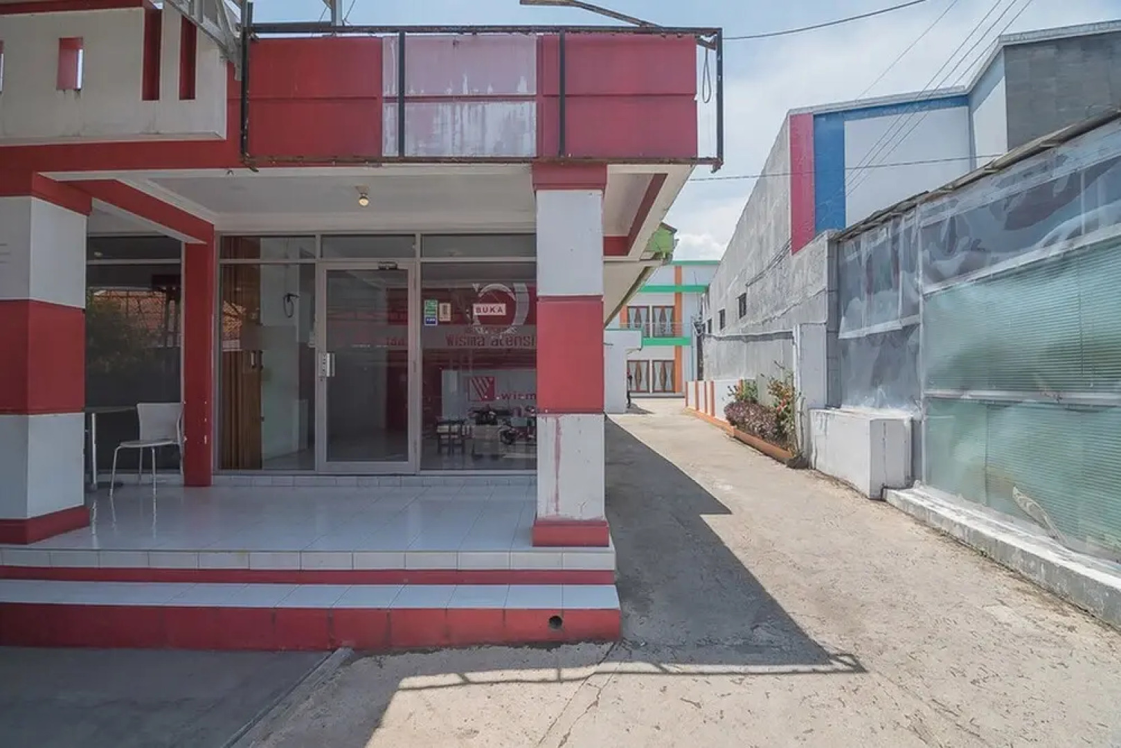 Wisma Atensi by RedDoorz