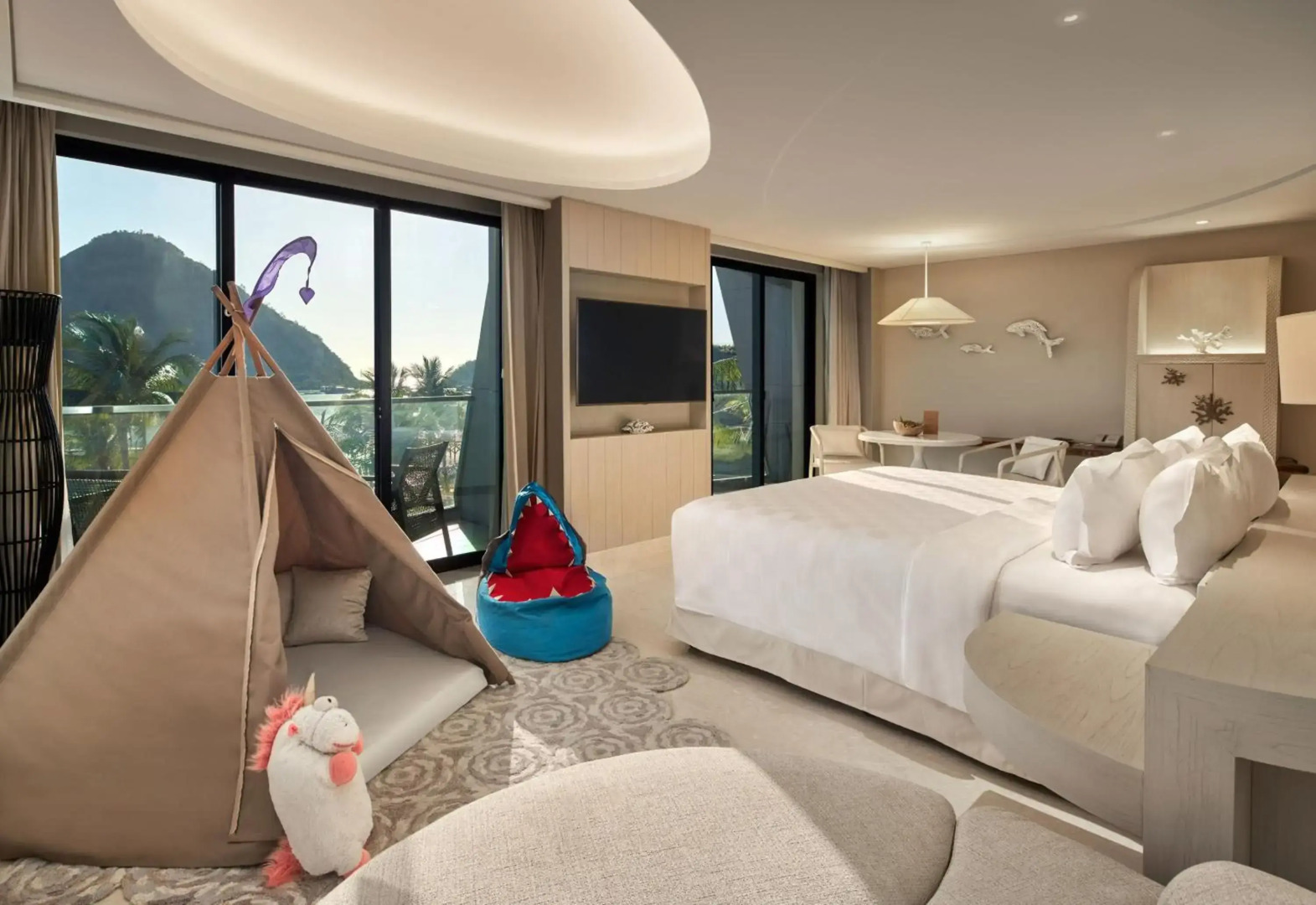 AYANA Komodo Waecicu Beach