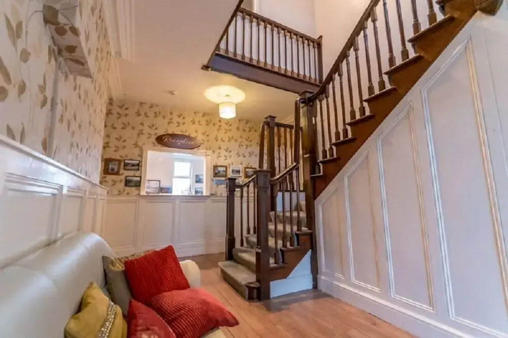 An Sean Ostan Apartments