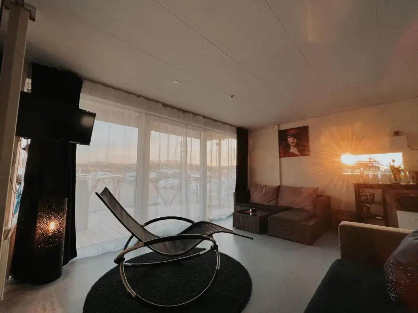 Cozy Floating house with sauna