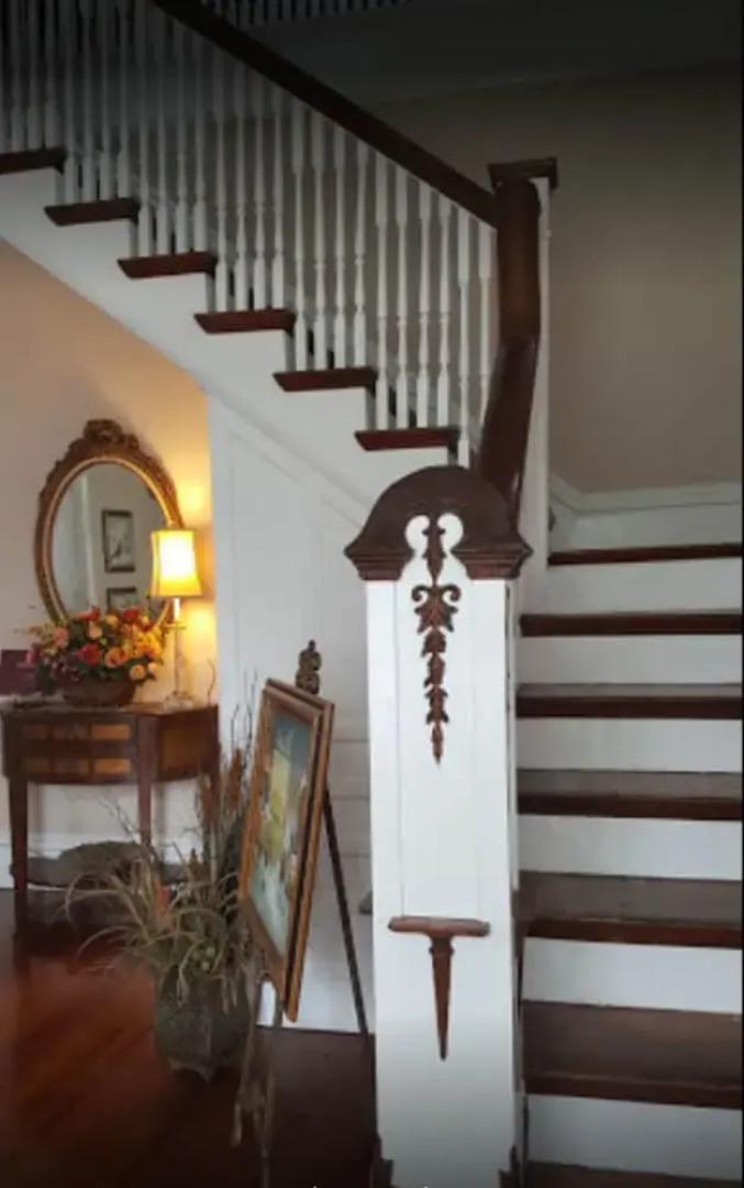 Laurel Manor Bed and Breakfast