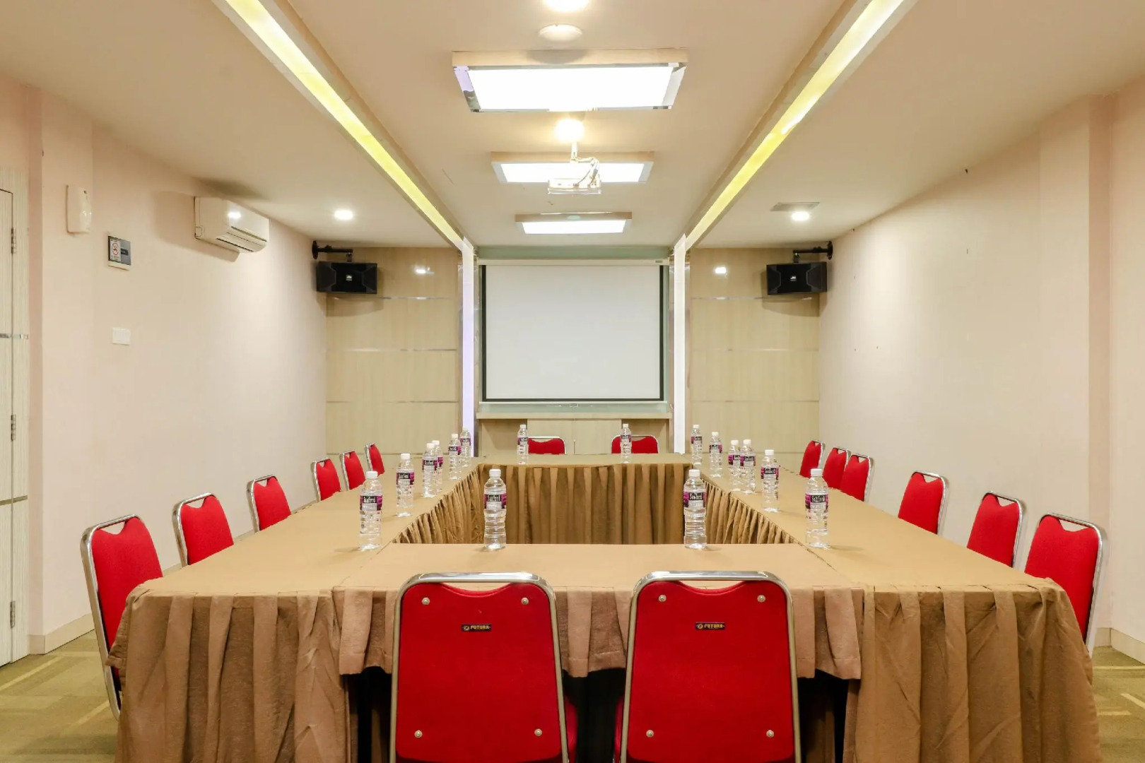 Lovina Inn Hotel Batam