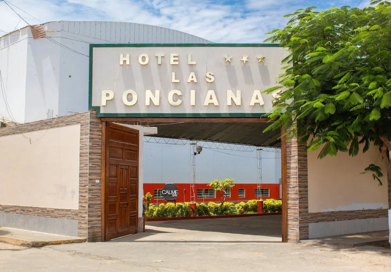 Las Poncianas Hotel
