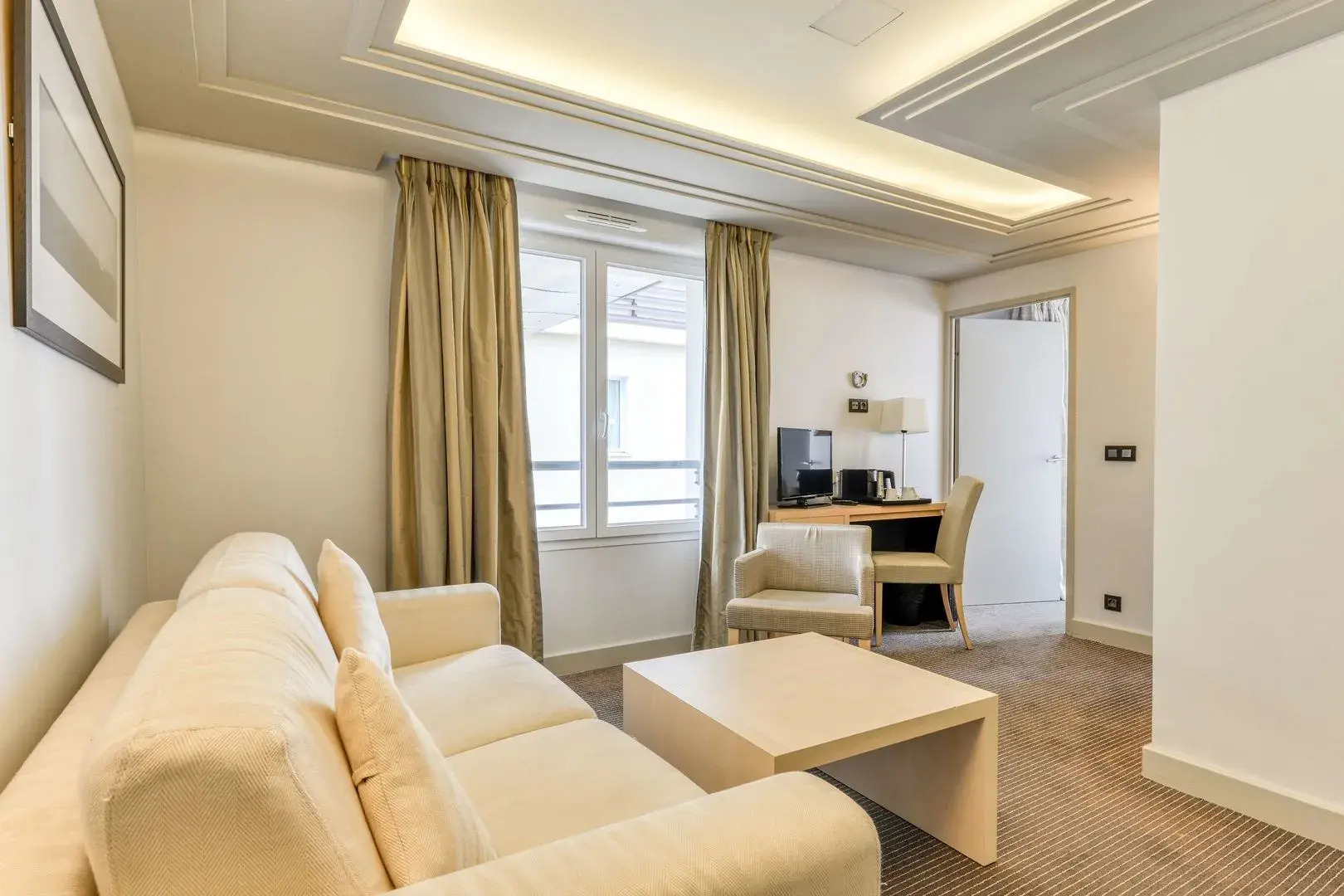 Zenitude Hotel la Valadière, an Ascend Collection Hotel