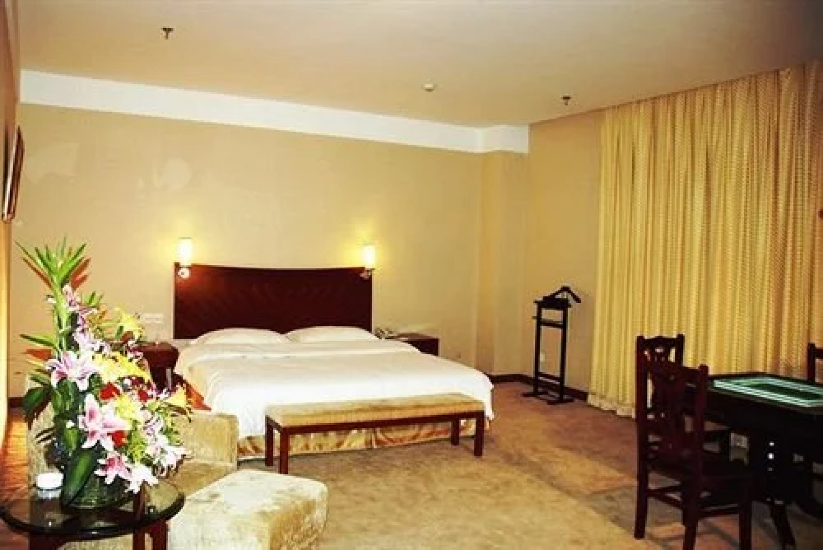 Junhui Jianguo Hotel