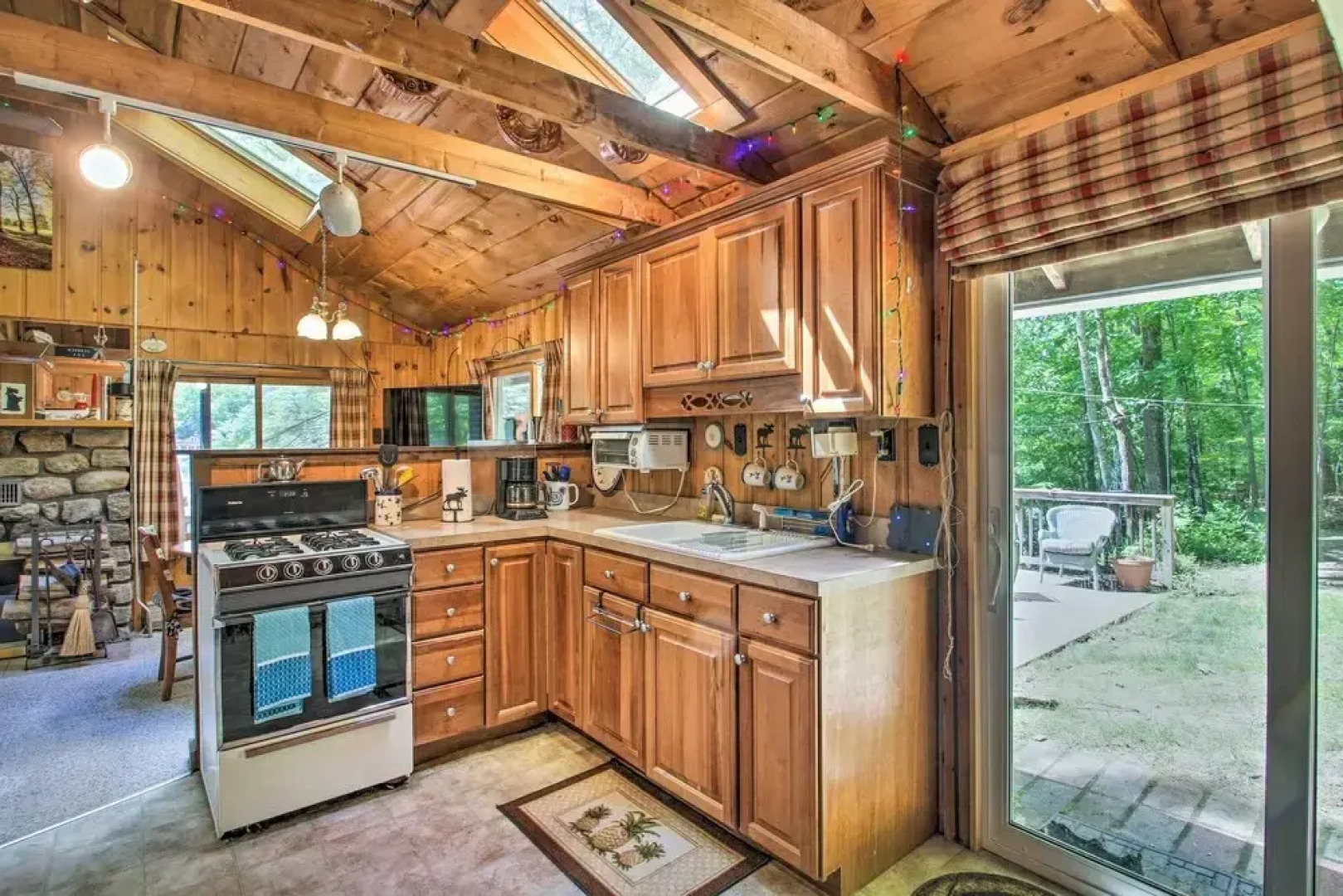 Waterfront Escape w/ Kayak, Paddle Boards, & Sauna