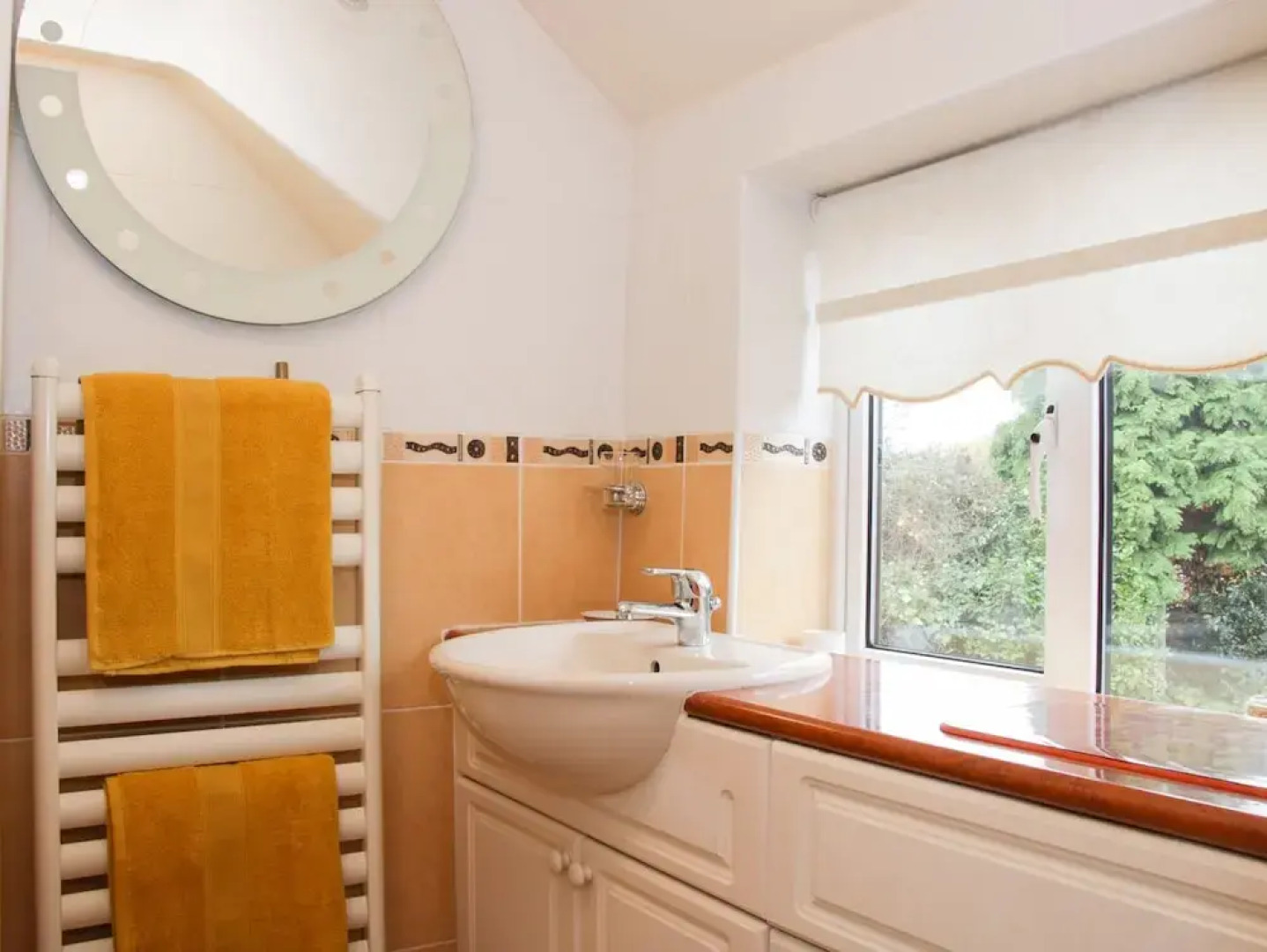 Cream Door Cottage, Kidderminster