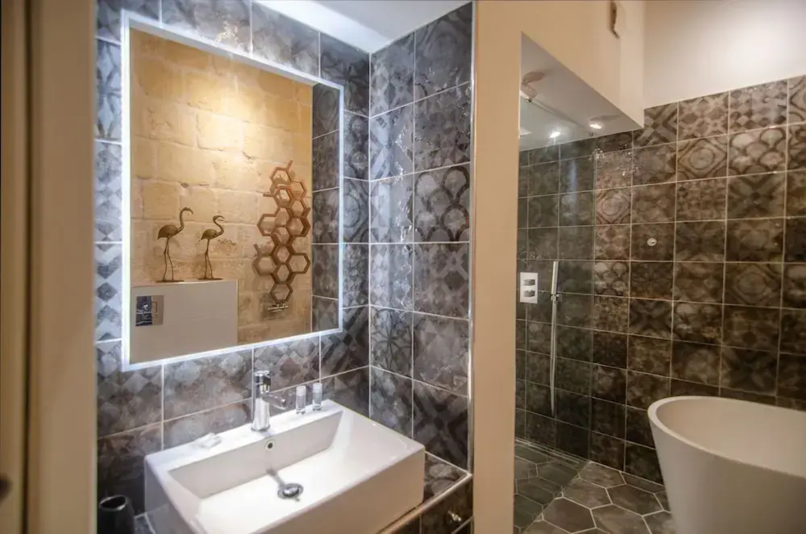 Senglea Suites
