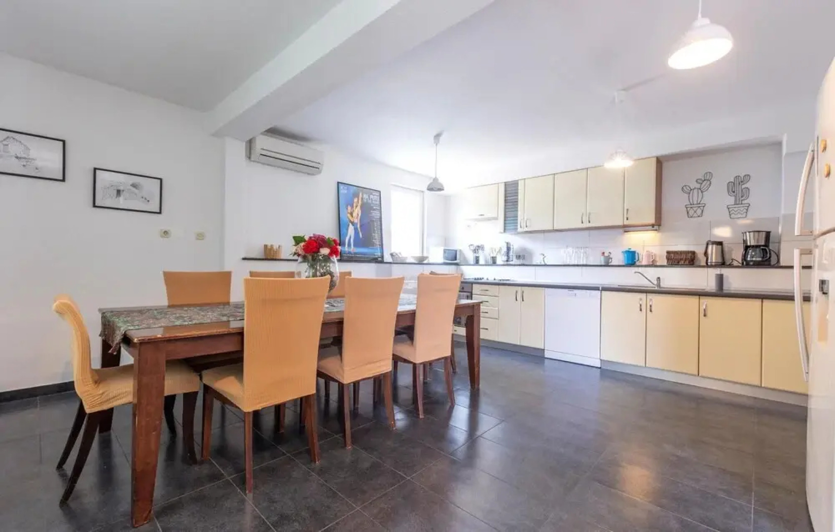 Amazing Home in Sevid With Wifi and 9 Bedrooms