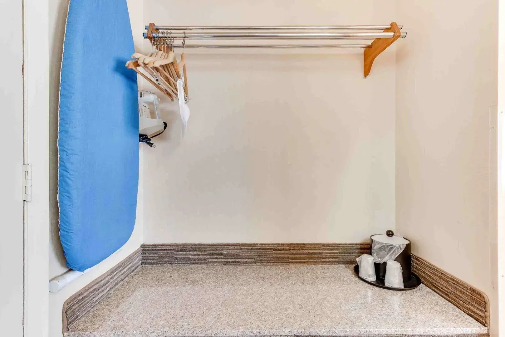 Best Western Movie Manor