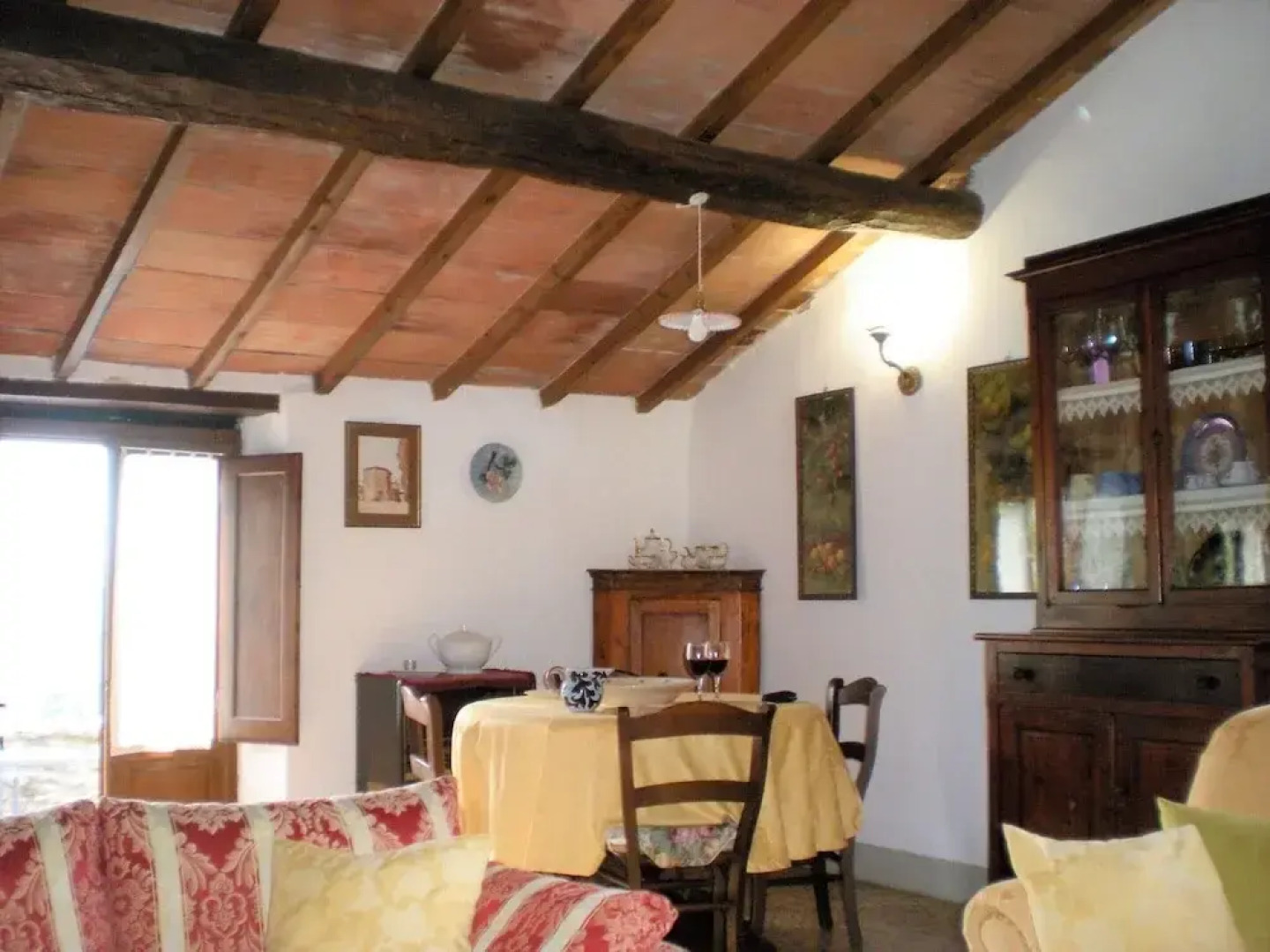 Farmhouse in Cortona With Pool