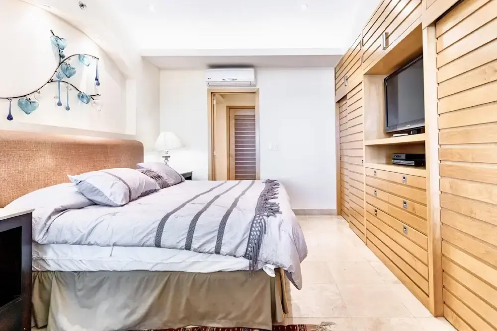 Luxury Private Resort 2-br 2-wr Condo w Breath Taking Lake Views