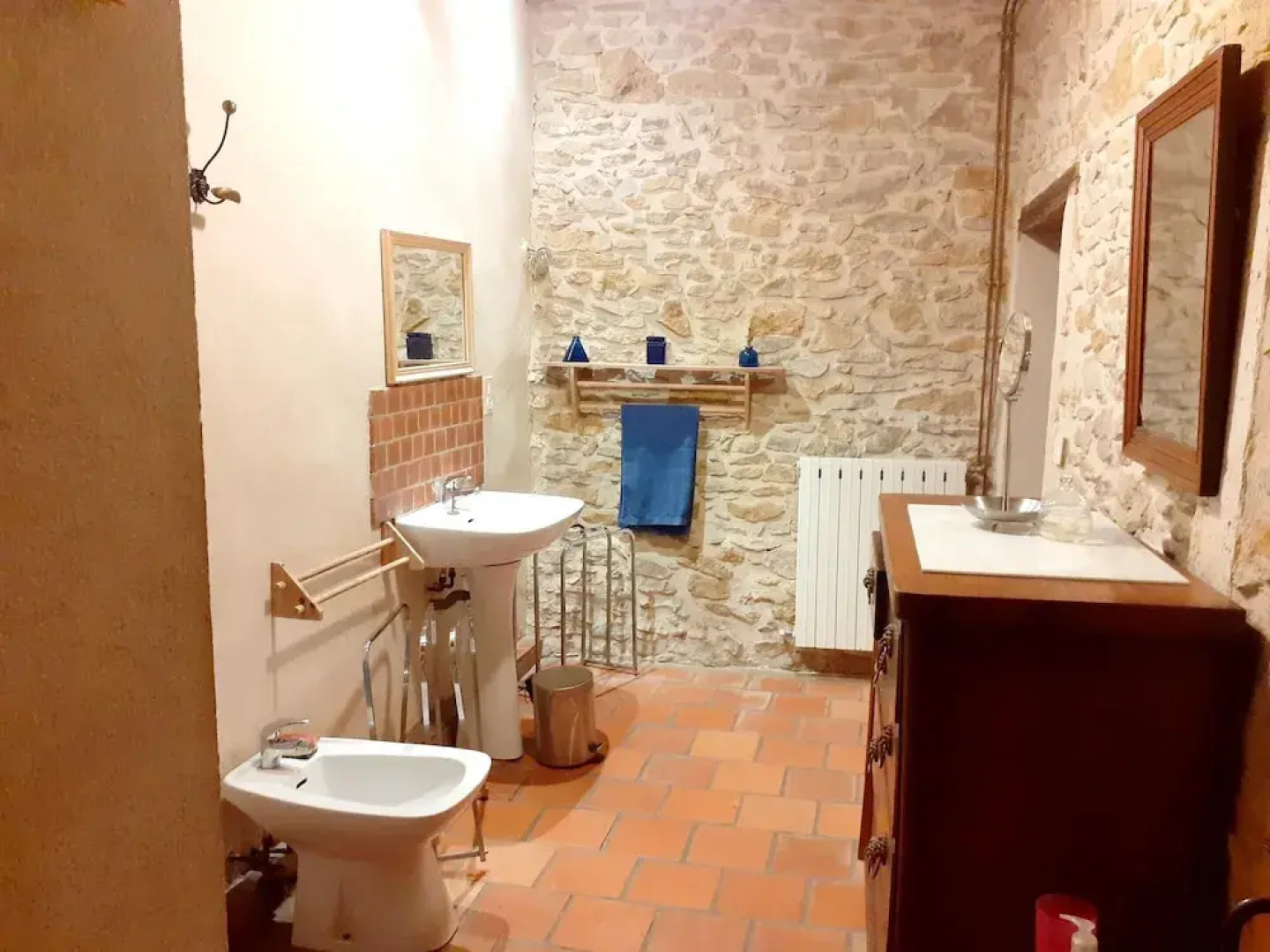 House With 4 Bedrooms in Laudun-l'ardoise, With Wonderful City View, Furnished Garden and Wifi