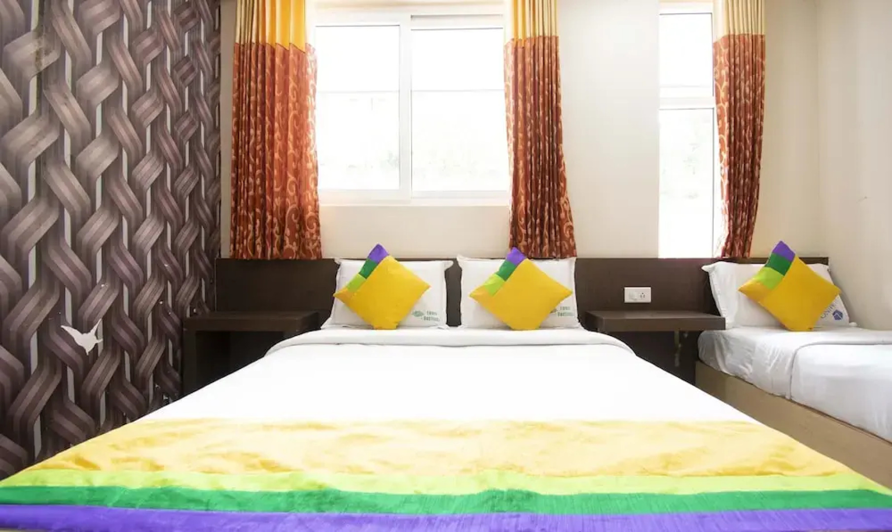 Treebo Trip Lumino Rainbow