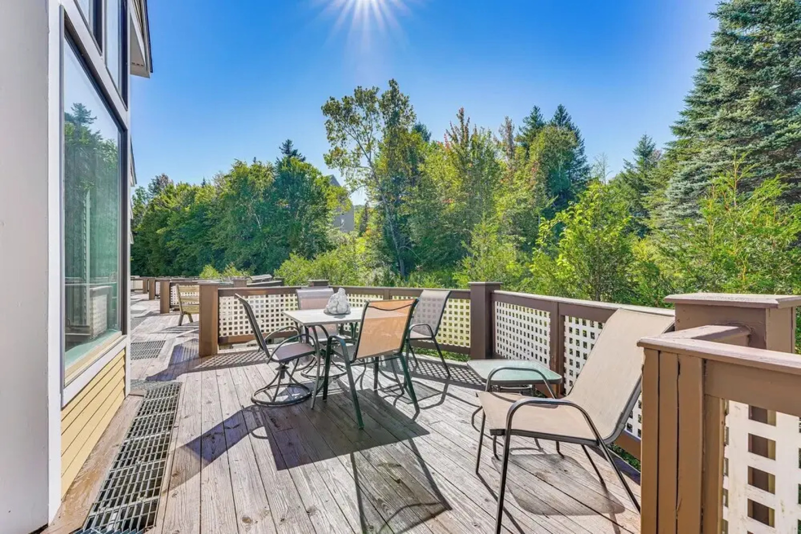 Walk to Ski Lift: Spacious Condo in West Dover!