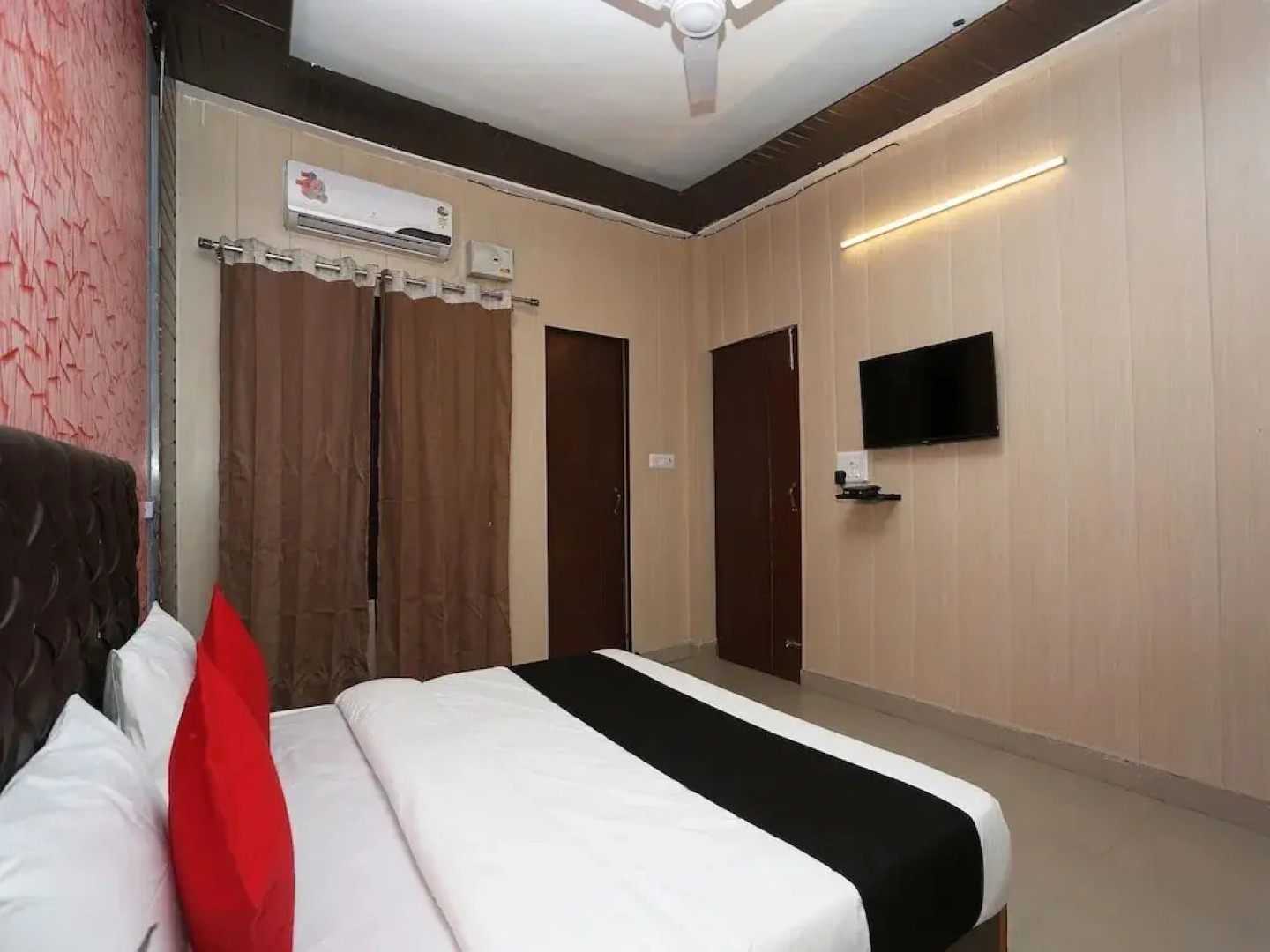 Aaryavan Resorts by OYO Rooms