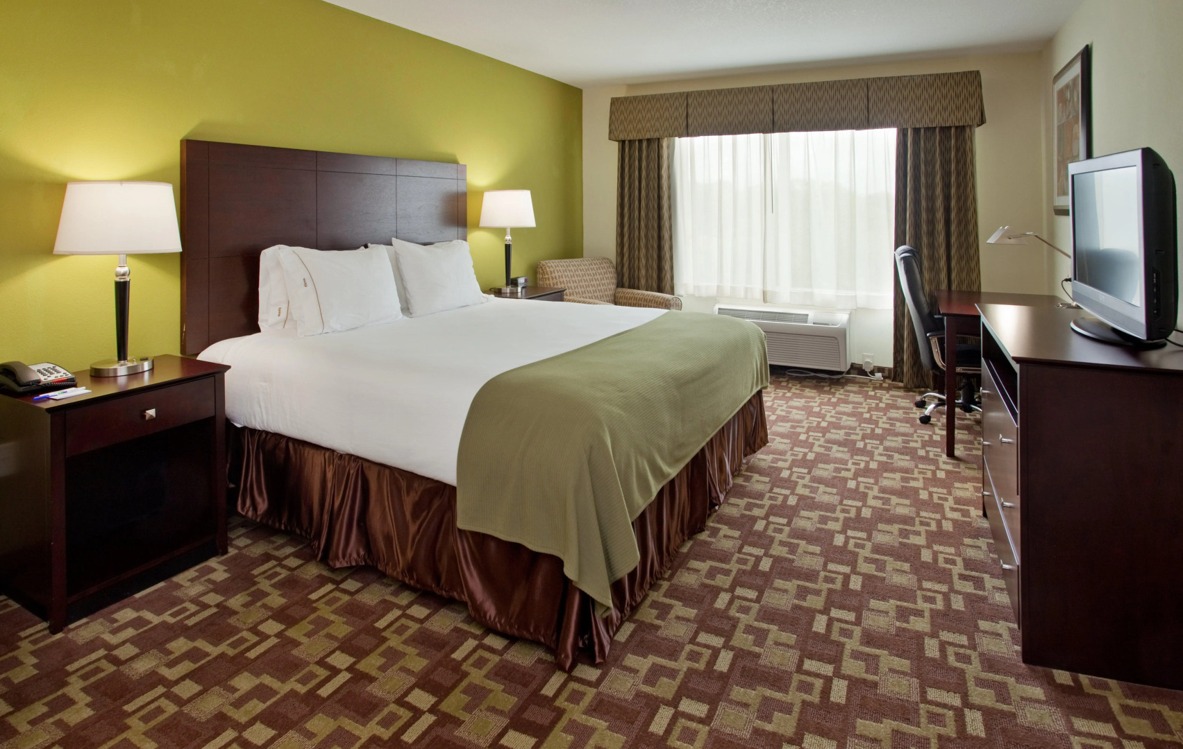 Holiday Inn Express Hotel & Stes Kansas City Sports Complex by IHG