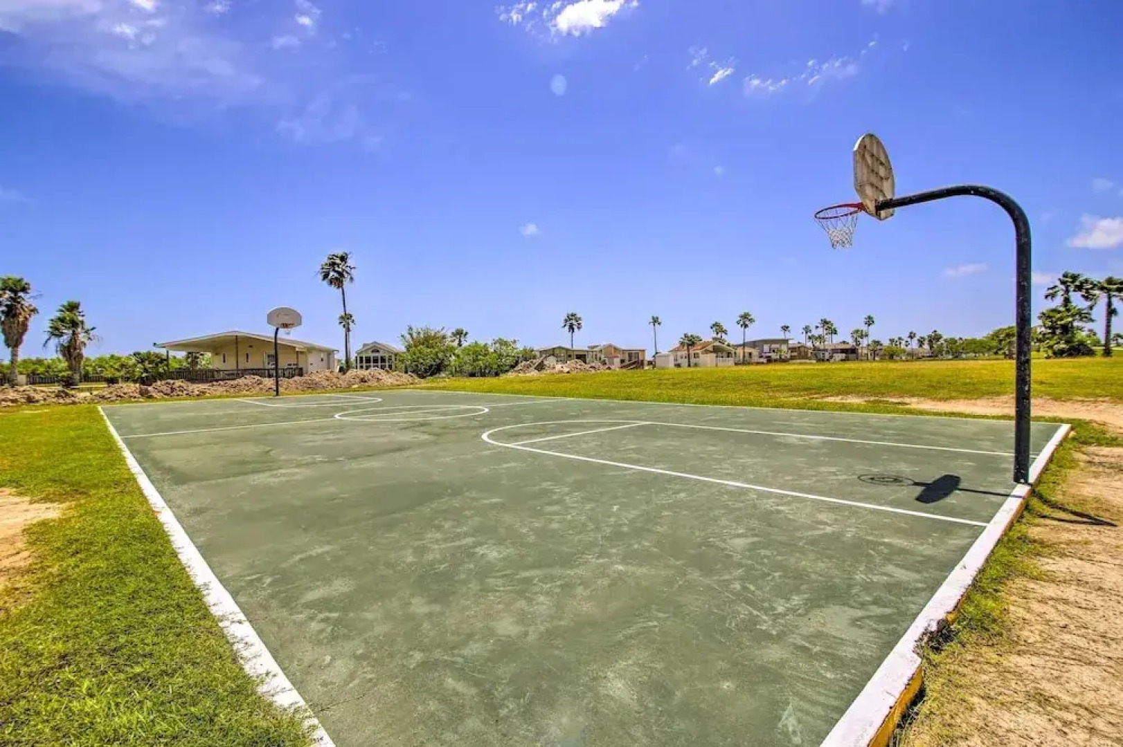 Resort-style Perks & Deck at Port Isabel Home!