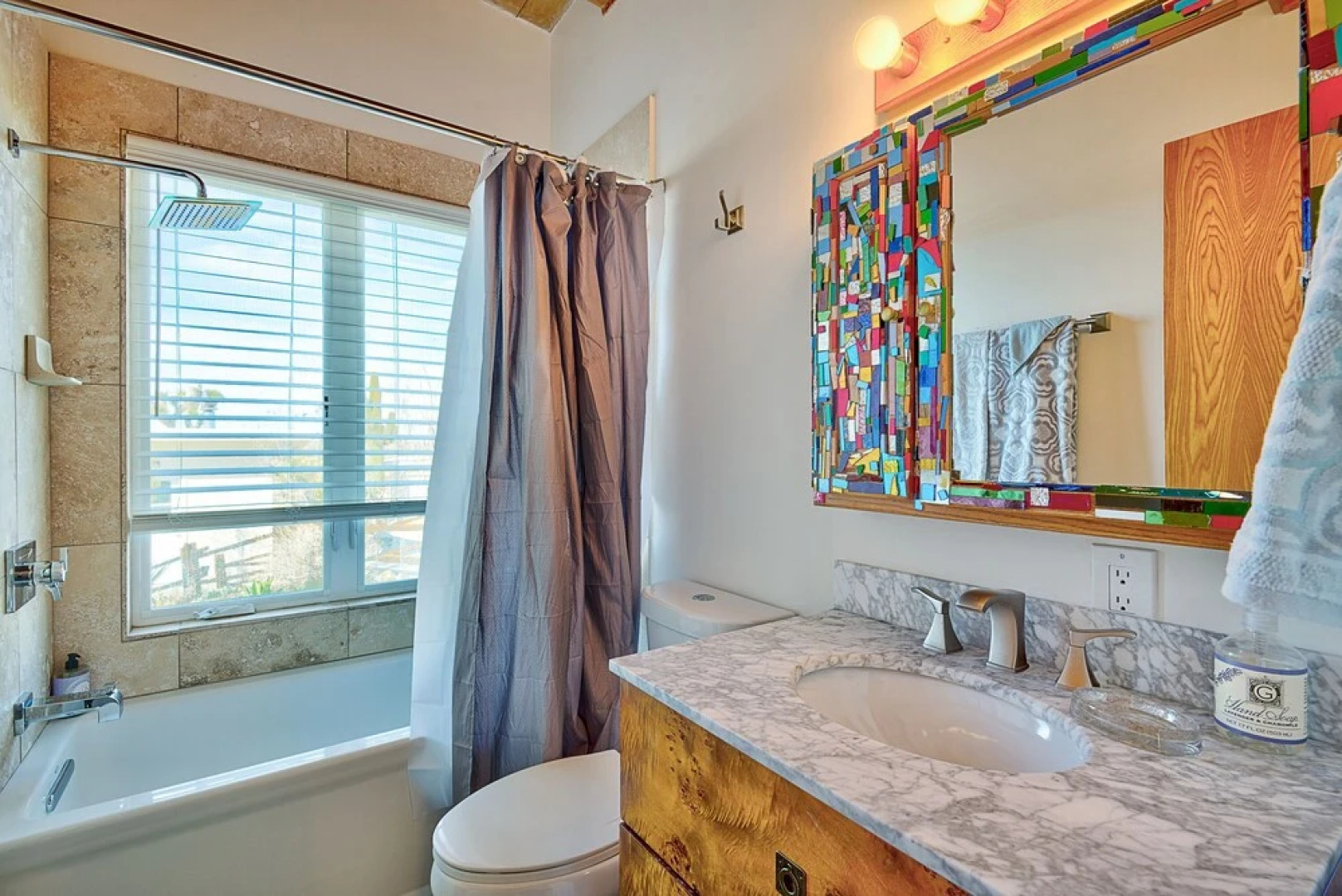 Classic 1960s Cottage on 10 Acres With Jacuzzi!