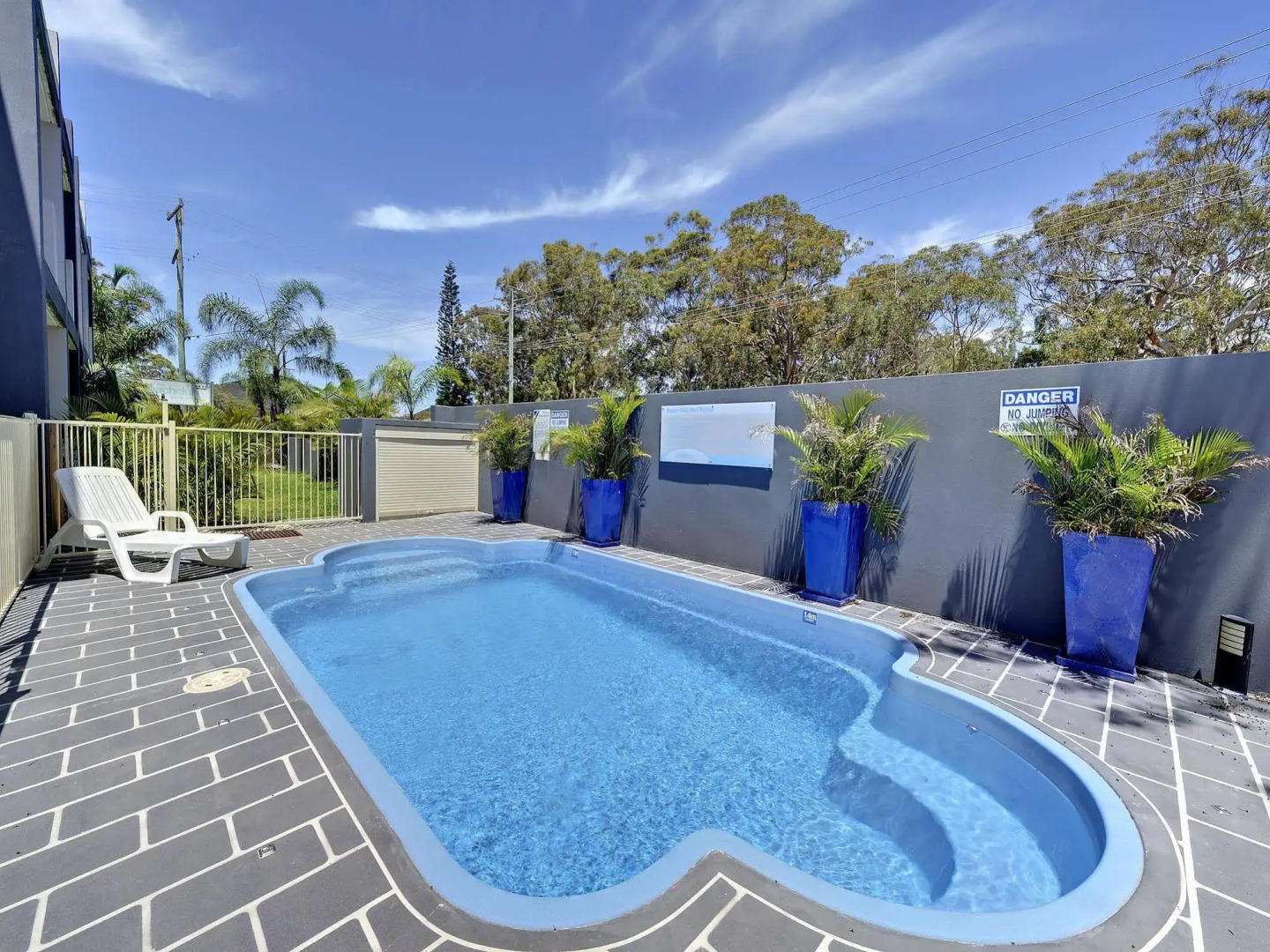 Shoal Bay Beachclub Apartments