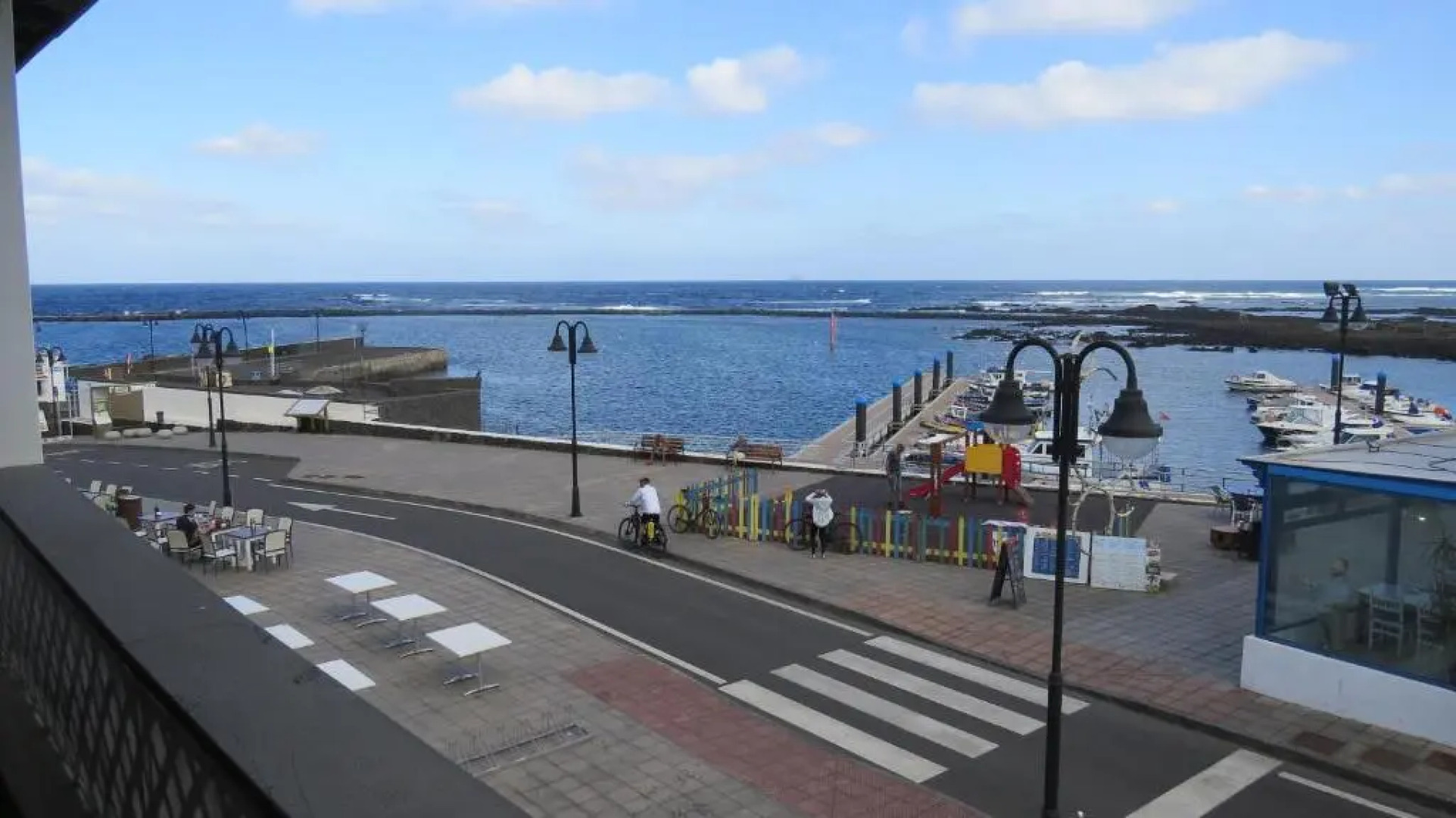 Orzola frente al mar