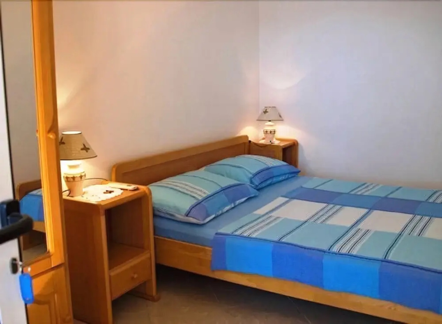 Apartments and Rooms Florijan