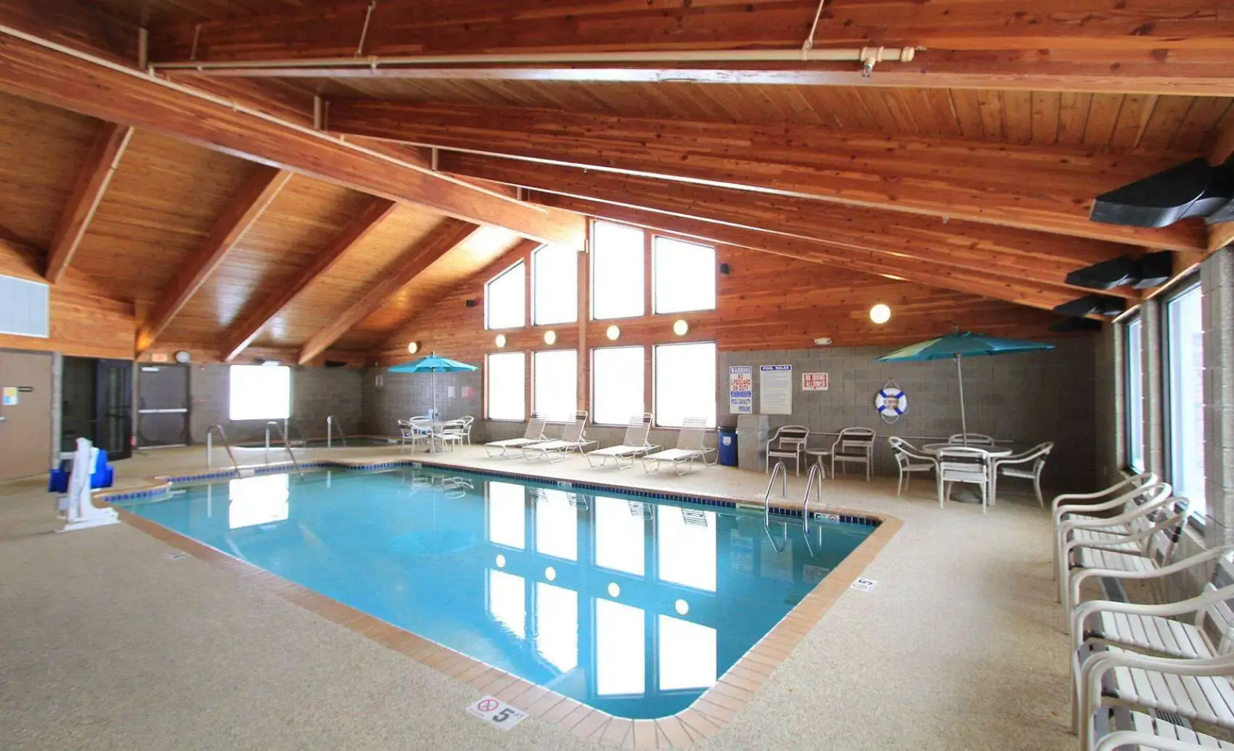 AmericInn by Wyndham Cedar Rapids Airport