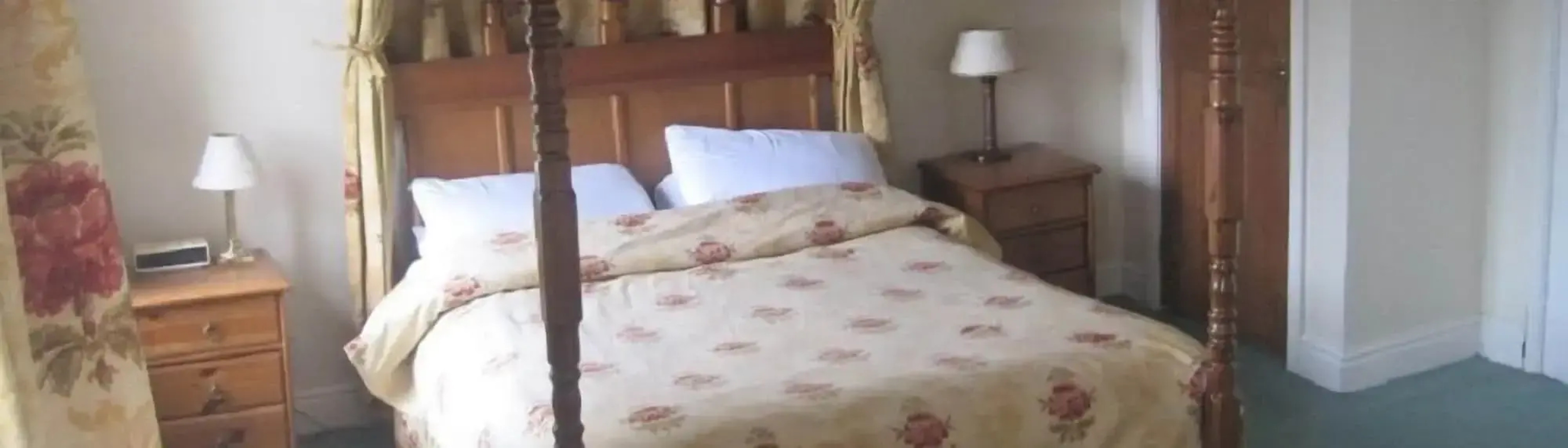 OYO Rose & Crown Hotel