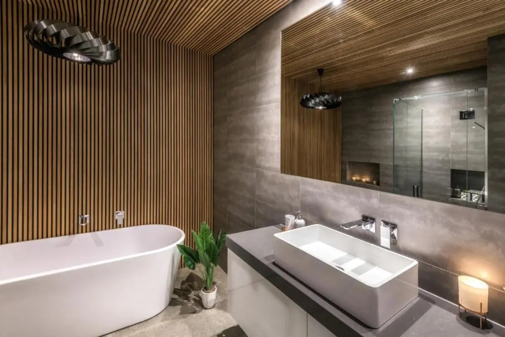 Bridle Path Retreat - Modern Private Luxury