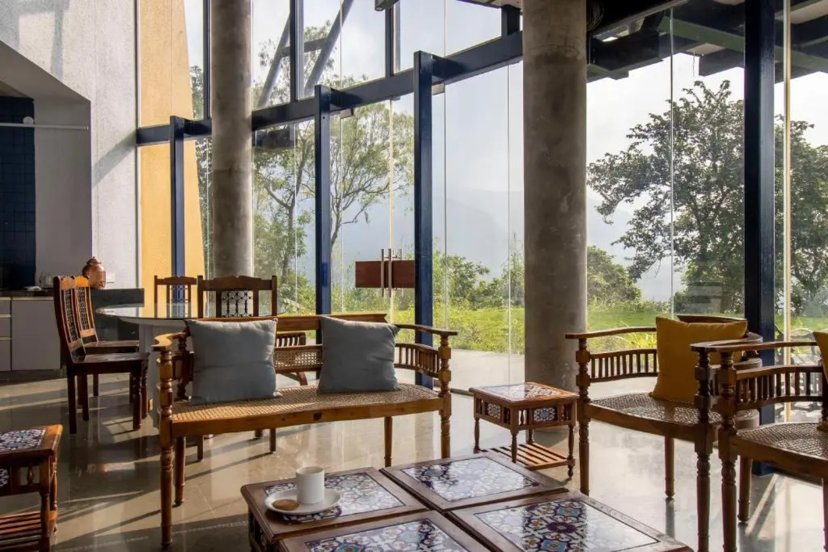 SaffronStays Solasta, Mulshi - Infinity Pool Villa with Mulshi DAM Views