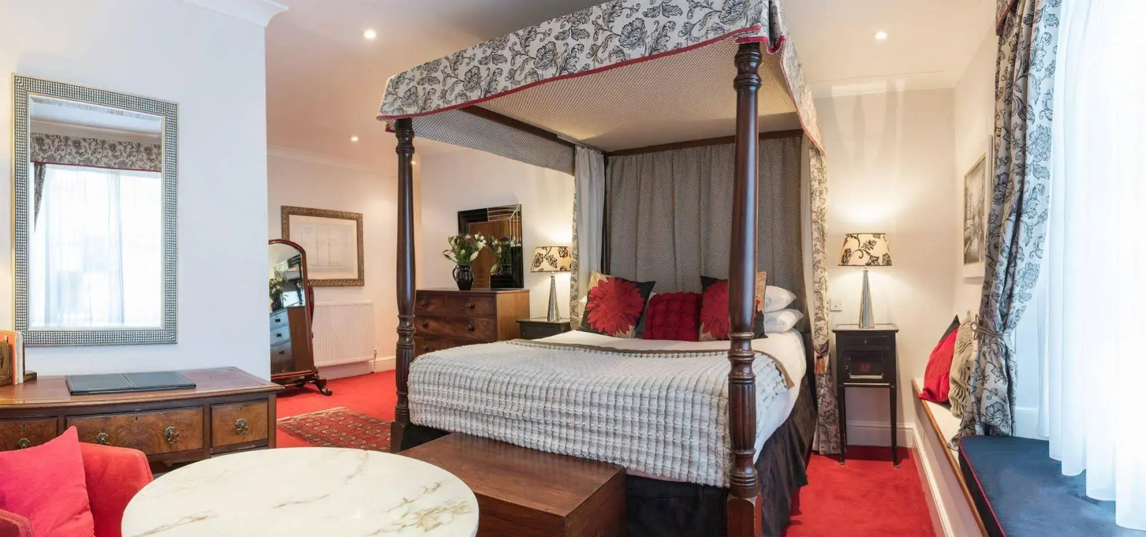 Royal Seven Stars Hotel