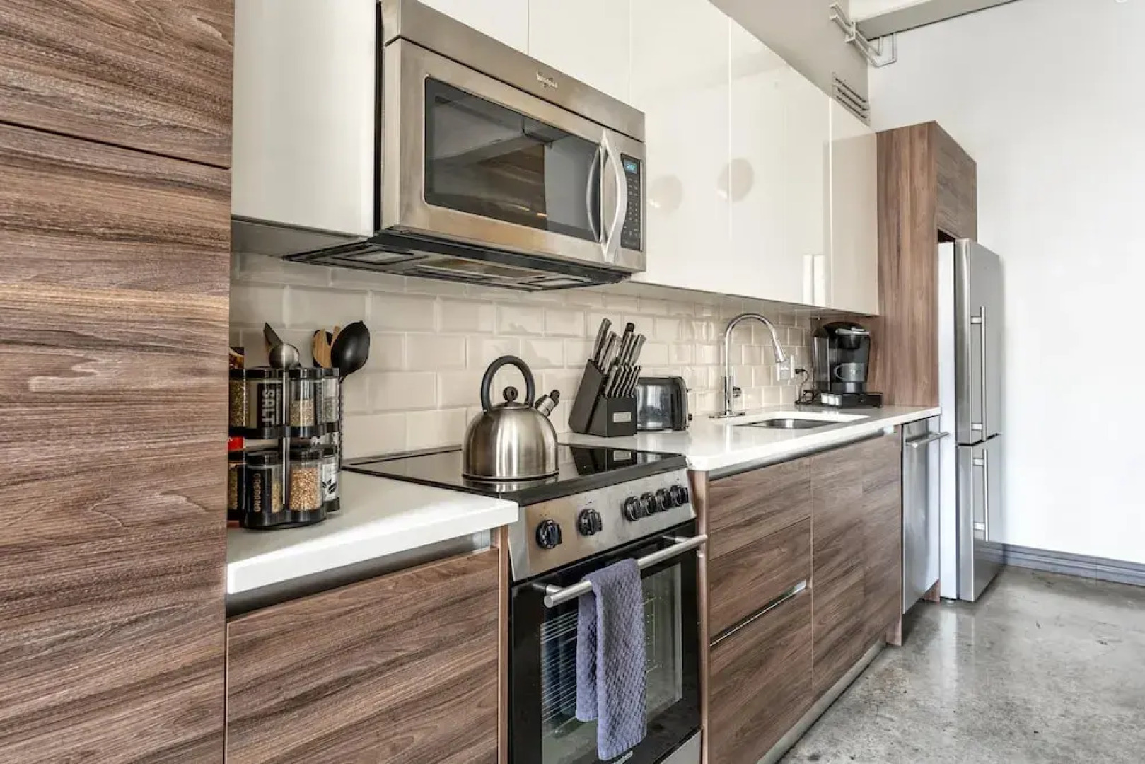 Downtown Dallas Apartments by Hosteeva