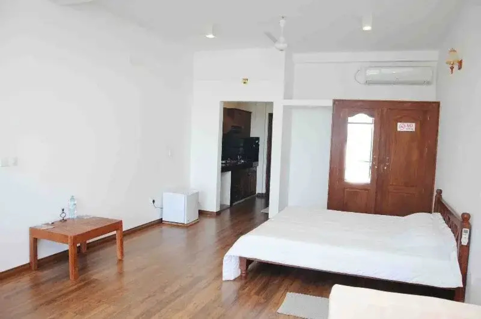 Thumbelina Apartments