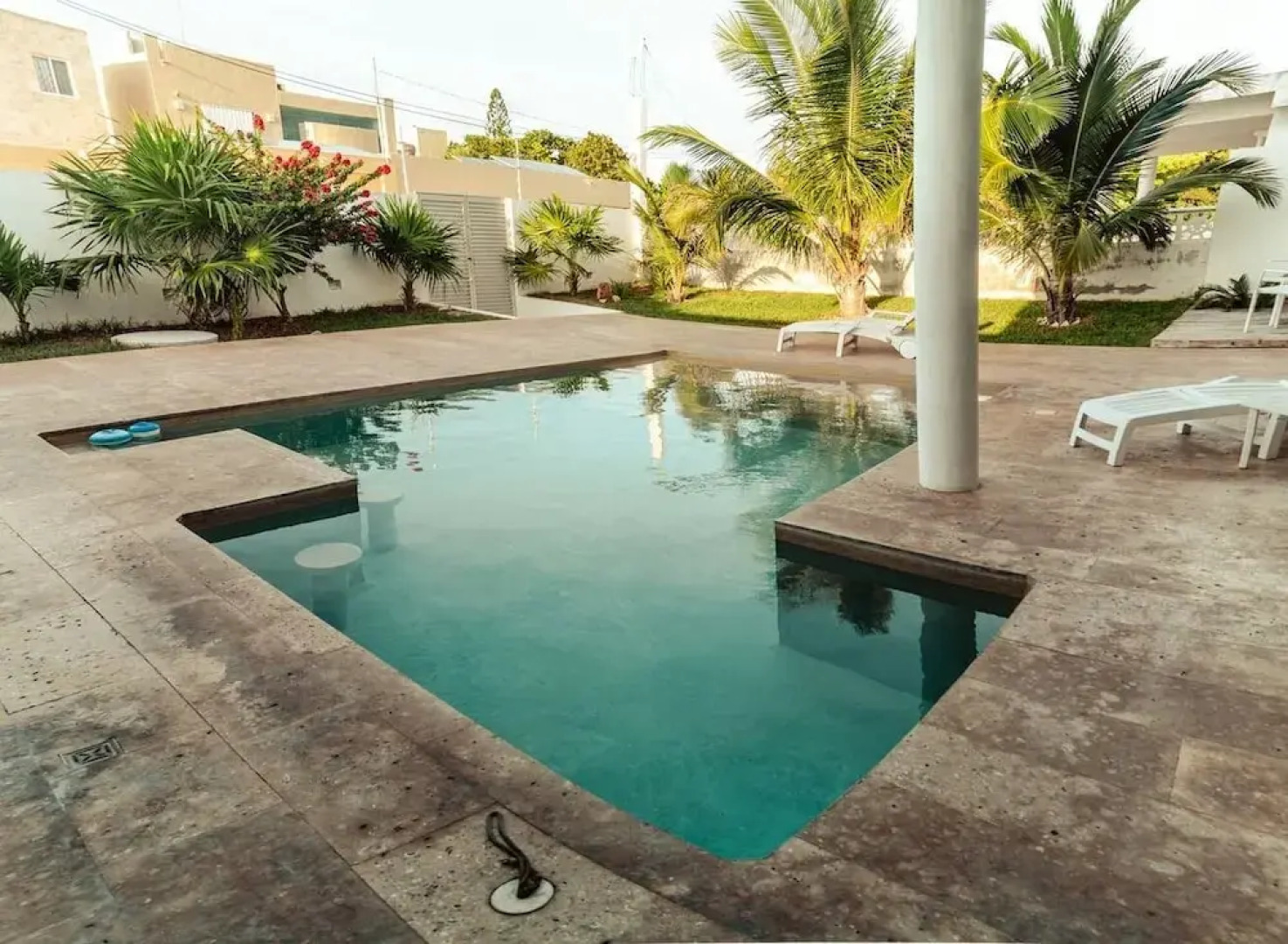 Breathtaking Beach Villa, Feel the Inviting Vibe!