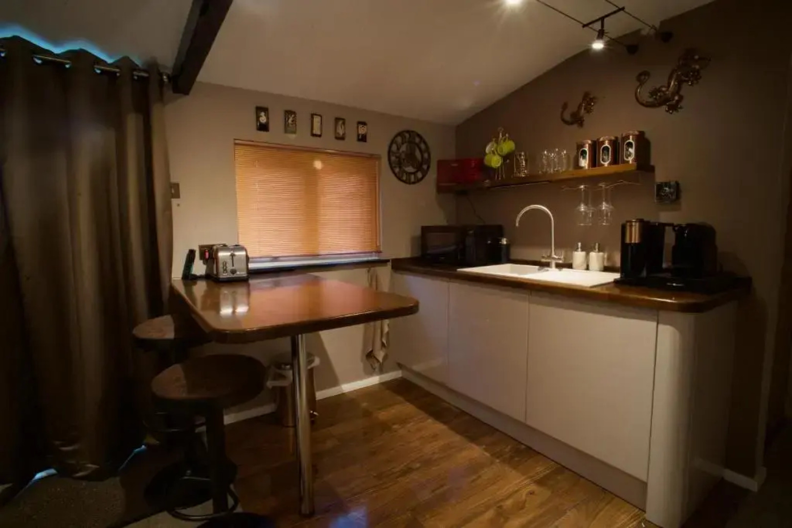 Luxurious Rural Cabin