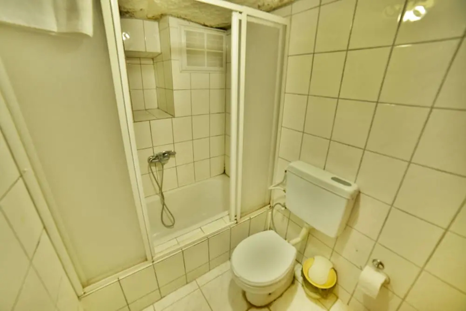 Cave seasons deluxe hotel