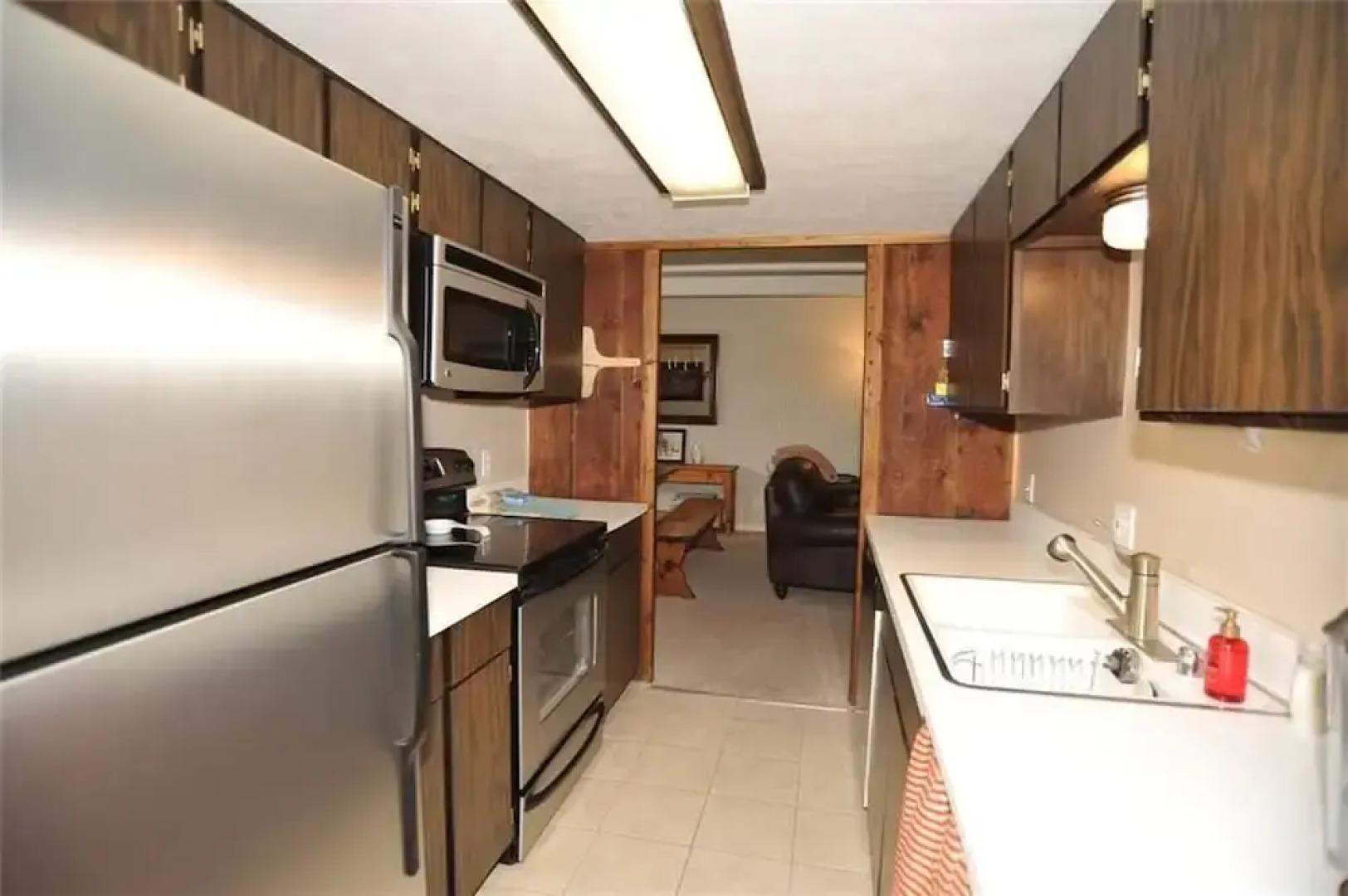 Ski and Racquet B102