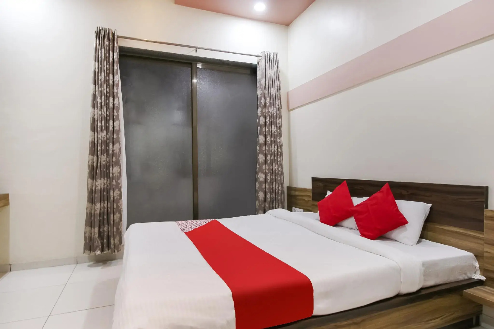 OYO Flagship 71595 Hotel Lakhdatar