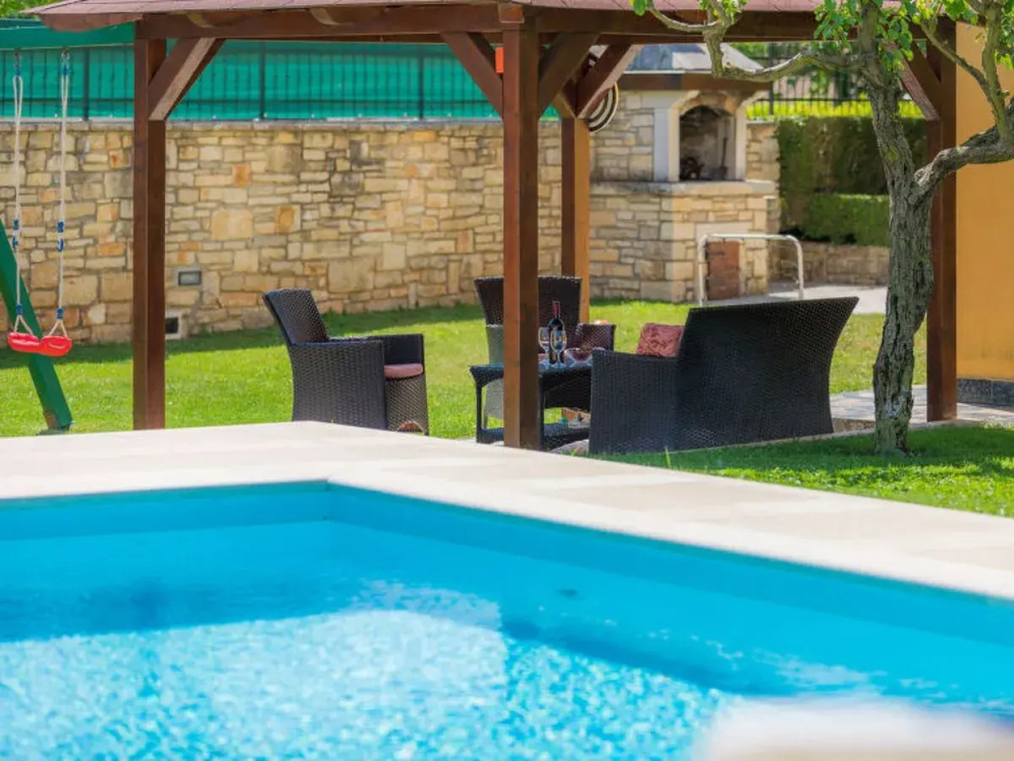 Holiday Home Nikolina (ROJ412)