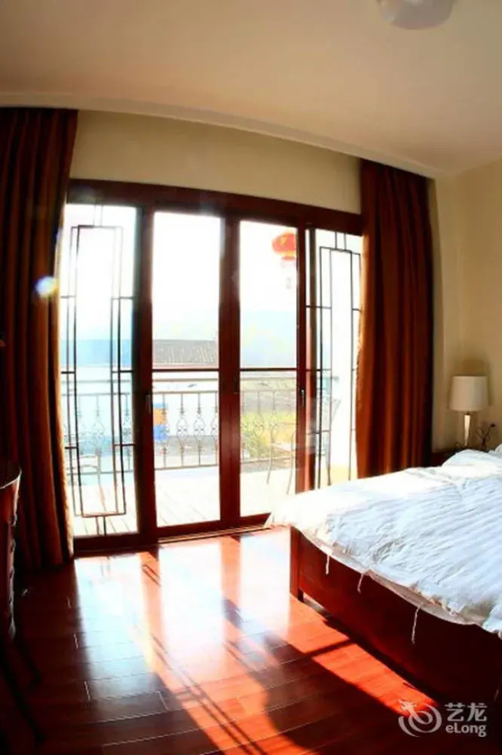 Wuyuan Huayuan Mountain Villa