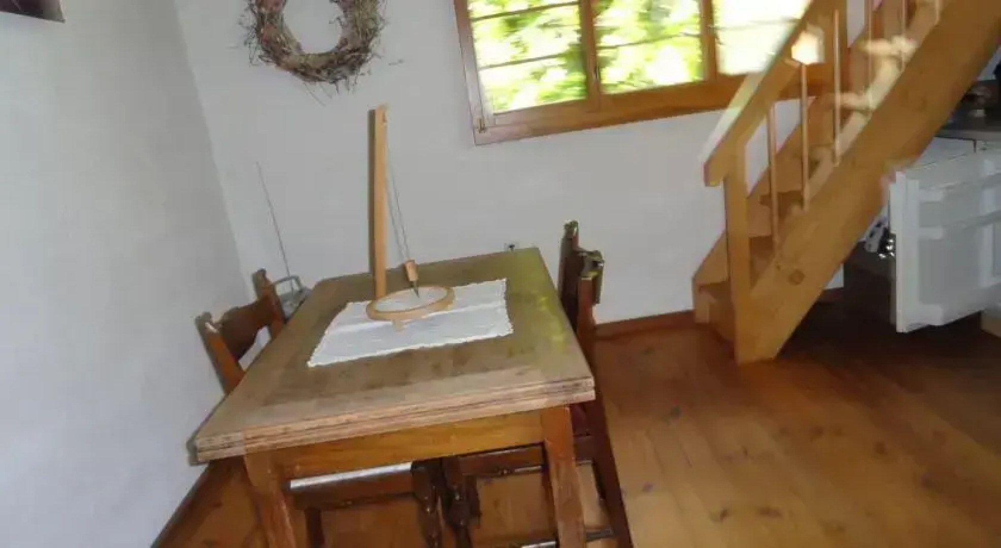 Kleines Haus im Grünen, Zirkuswagen, Hängebett & Zimmerli