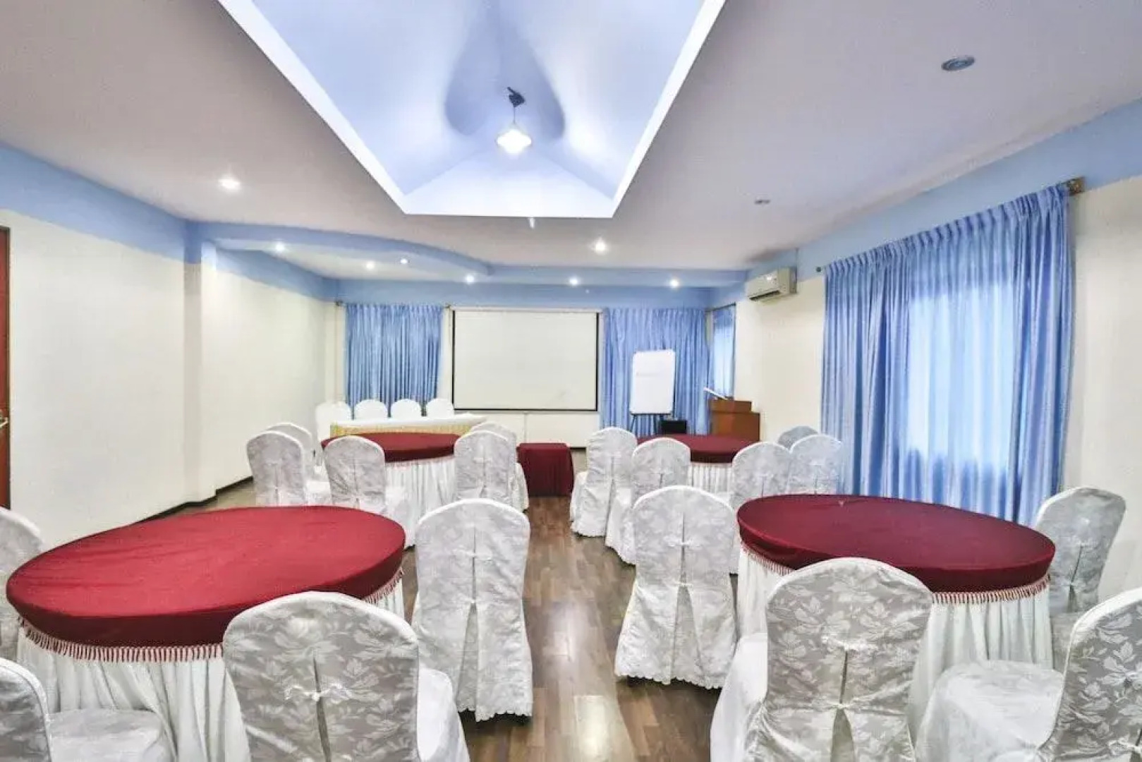 Holiday Palms by OYO Rooms