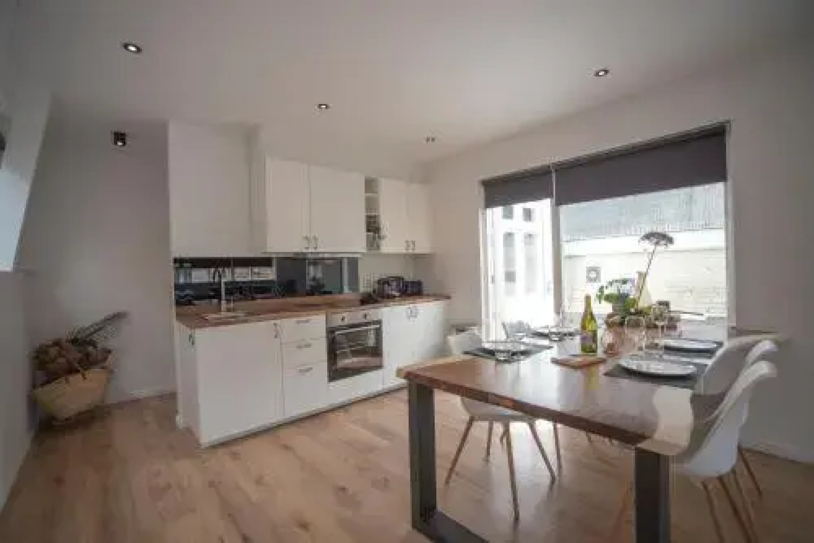 Timeless City Residence