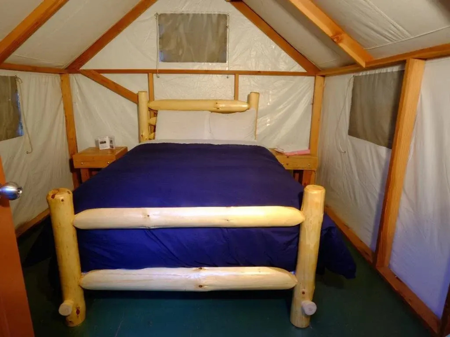 Yosemite Bug Rustic Mountain Resort