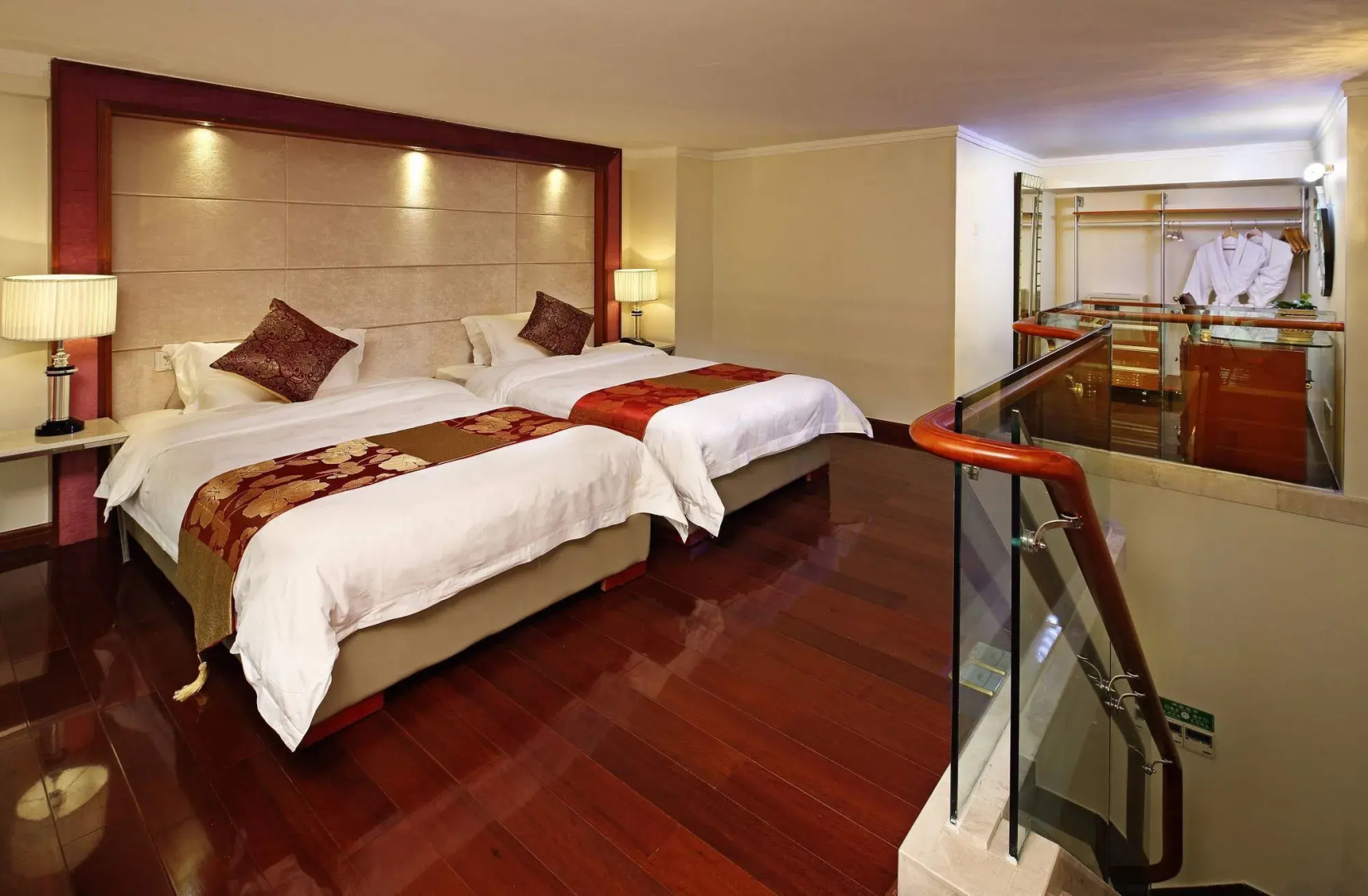 South & North International Apartment