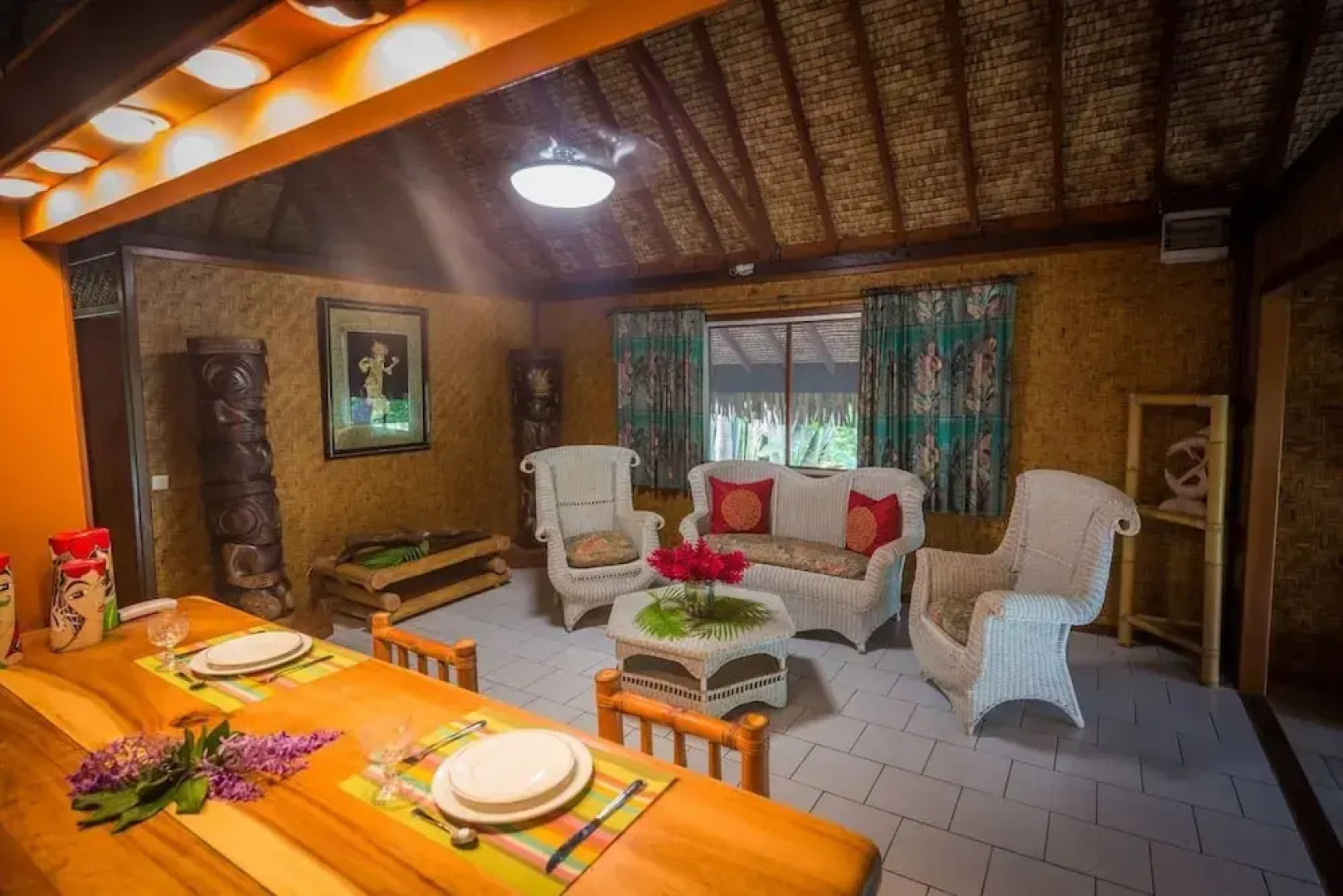 Bora Bora Holidays Lodge And Villa