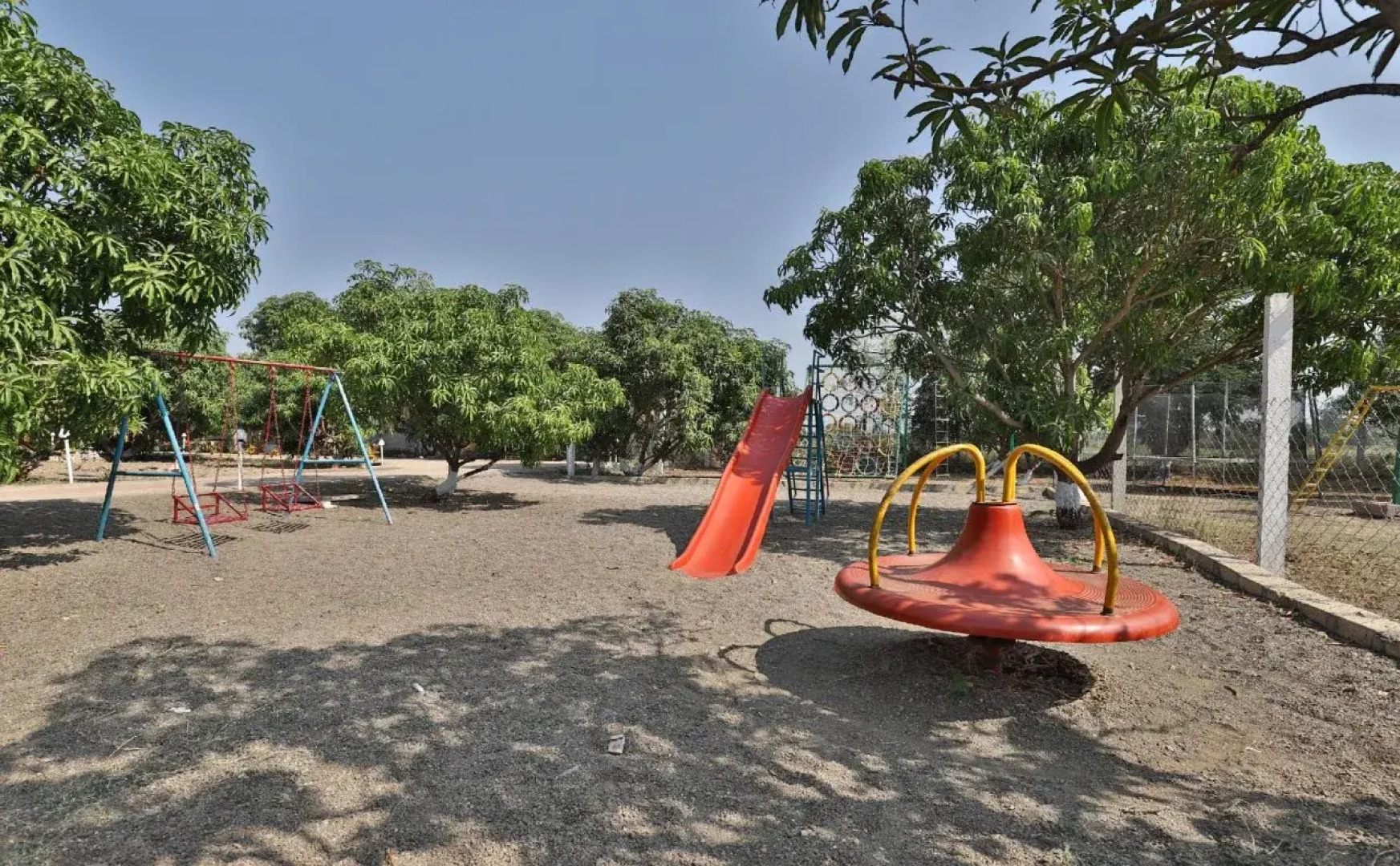 Capital O 24717 Raichura Farm Stay