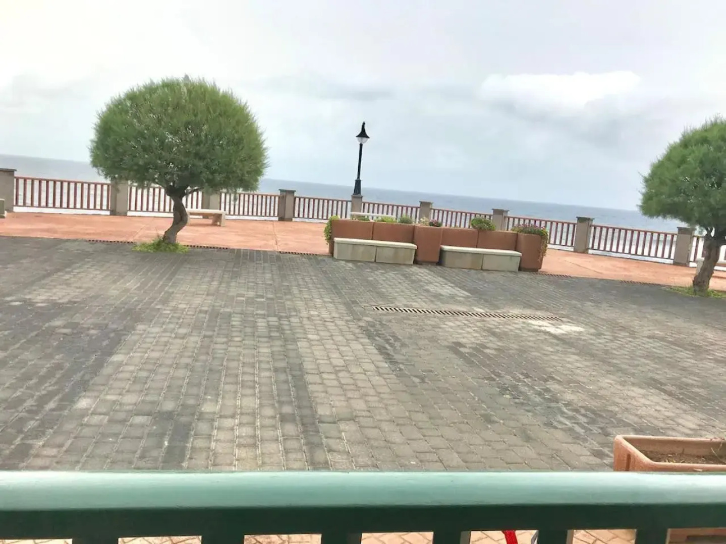 Primera línea en piscinas naturales.